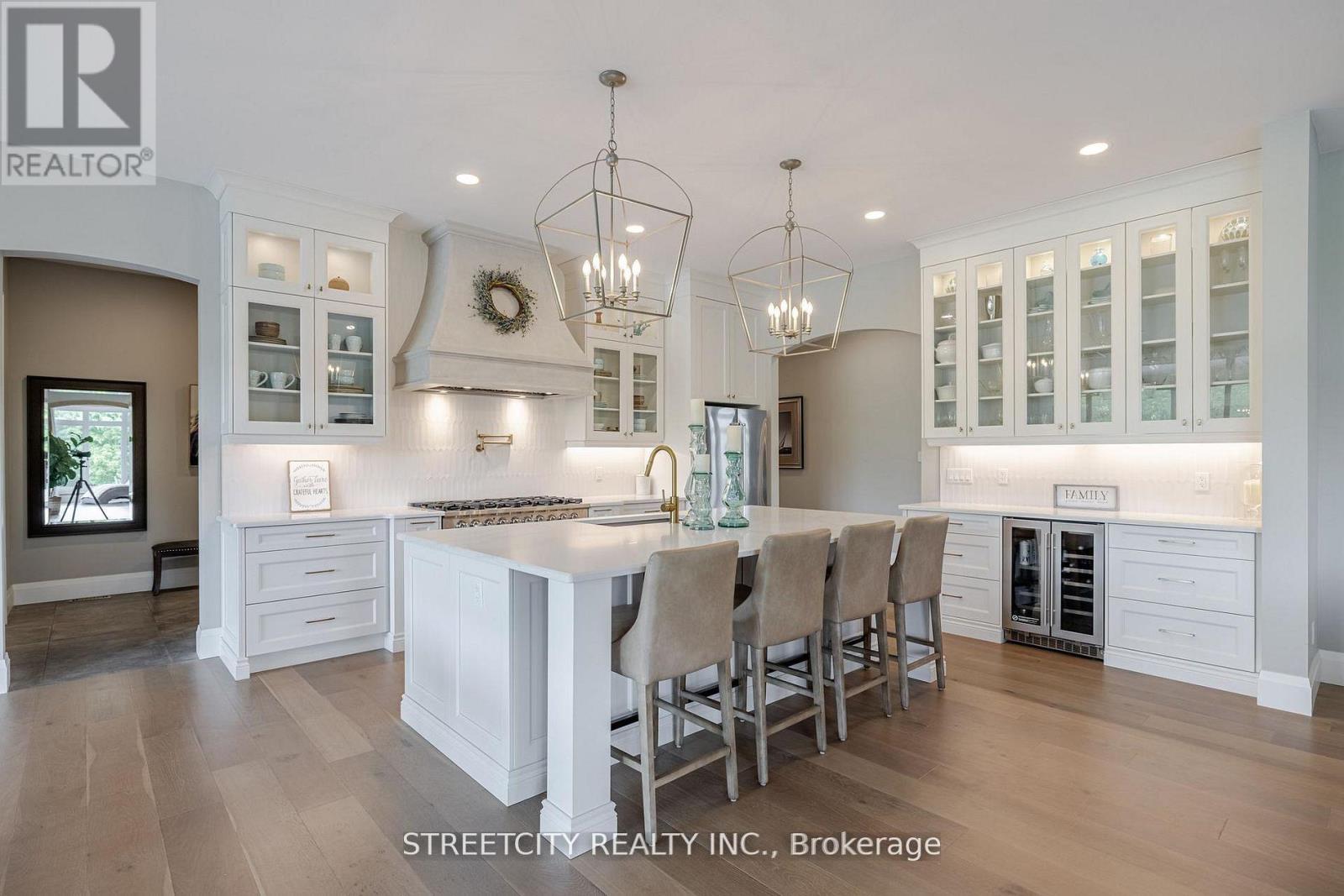 20724 Denfield Road, London North, Ontario  N6H 5L2 - Photo 12 - X12915290