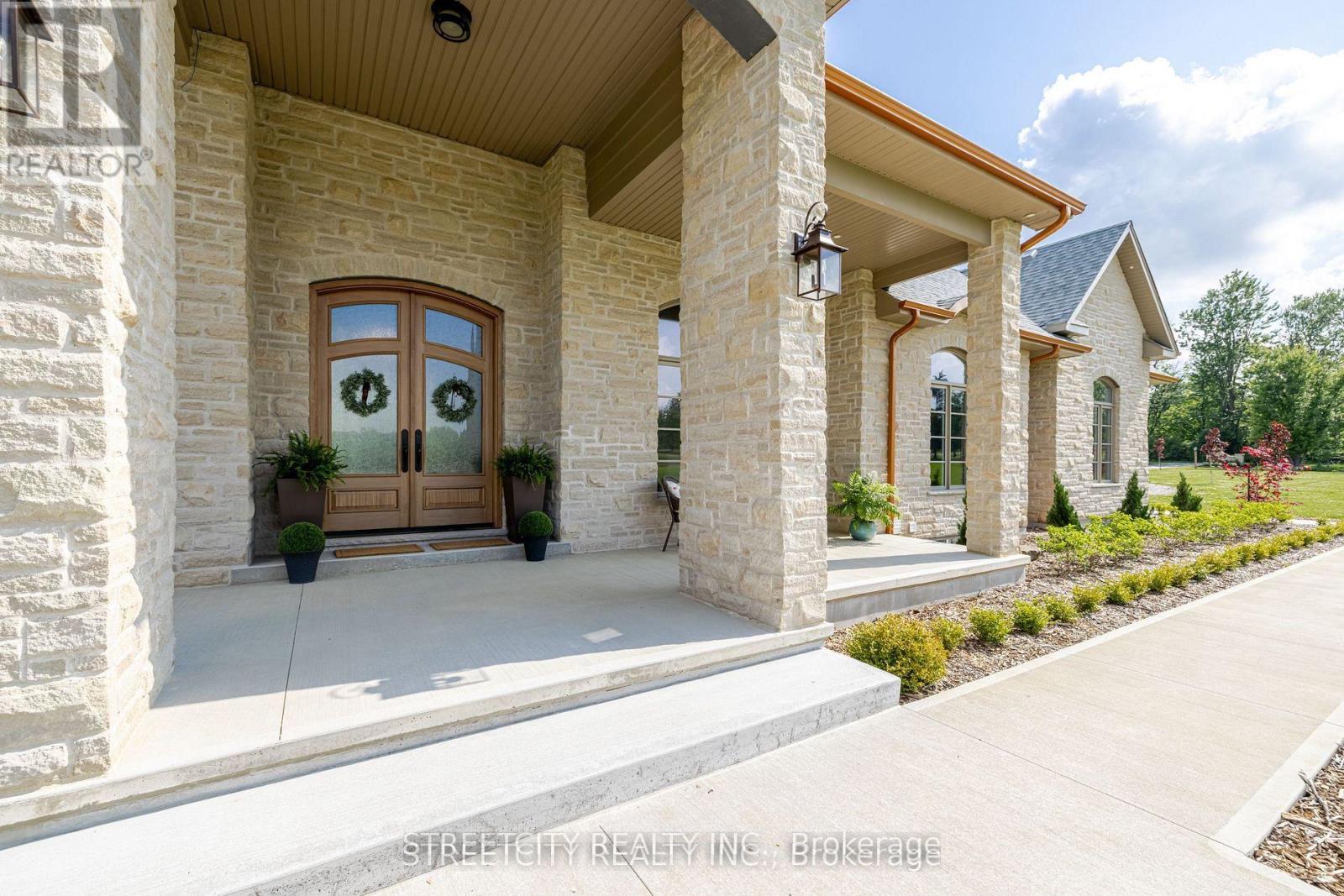 20724 Denfield Road, London North, Ontario  N6H 5L2 - Photo 3 - X12915290