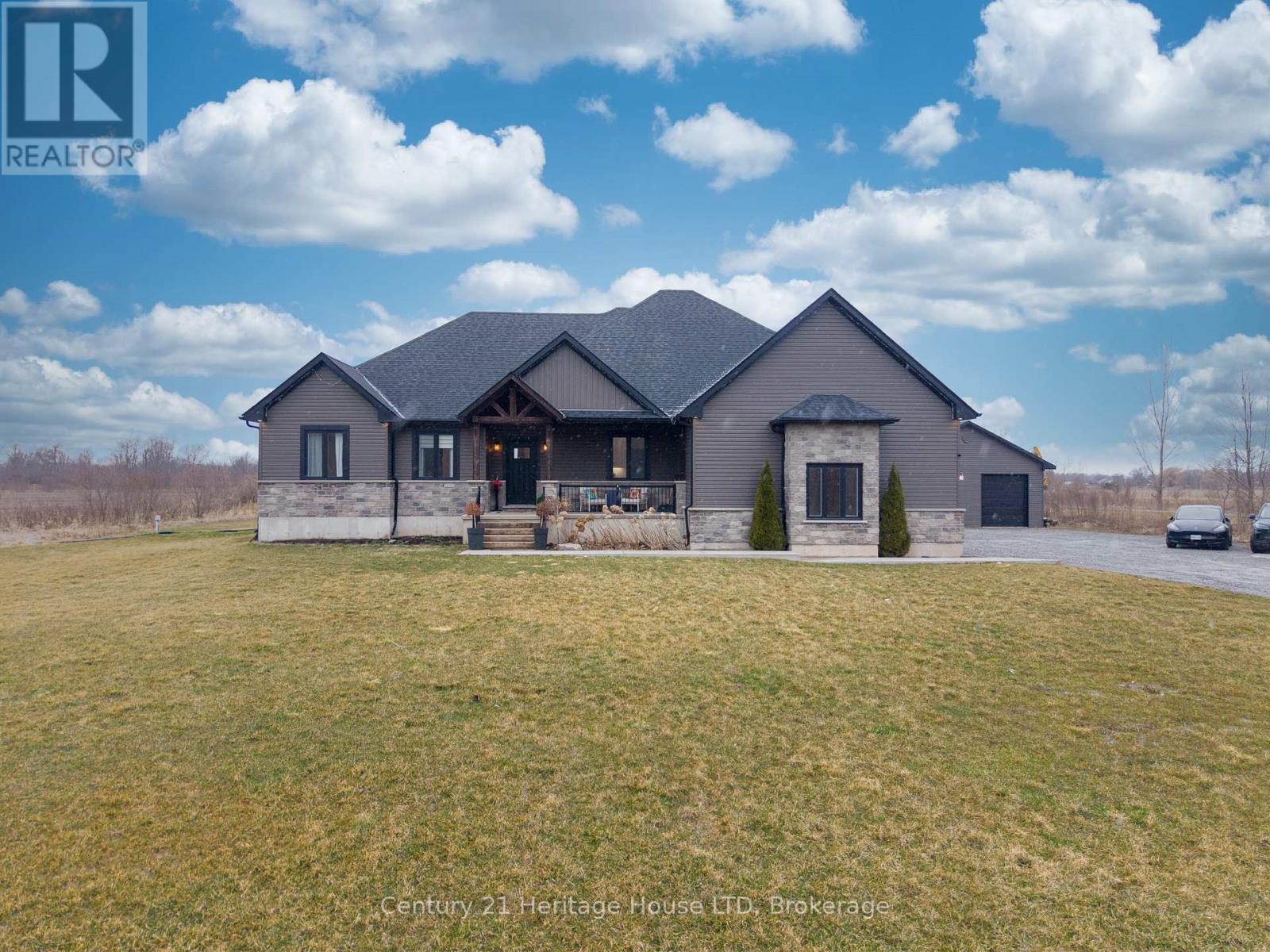 856 Lorraine Road, Port Colborne, Ontario  L3K 5V5 - Photo 1 - X12915330