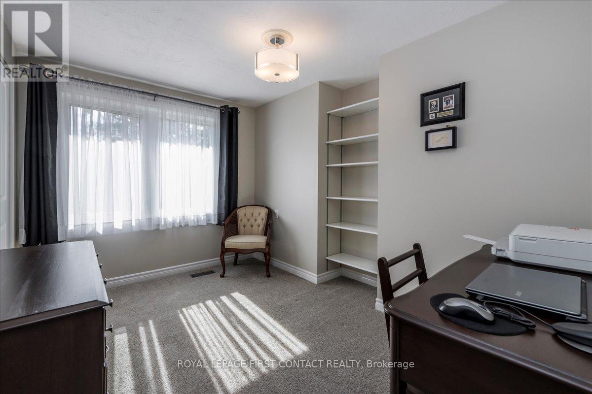 23 Virgilwood Crescent, Barrie, Ontario  L4M 4X6 - Photo 18 - S12795752