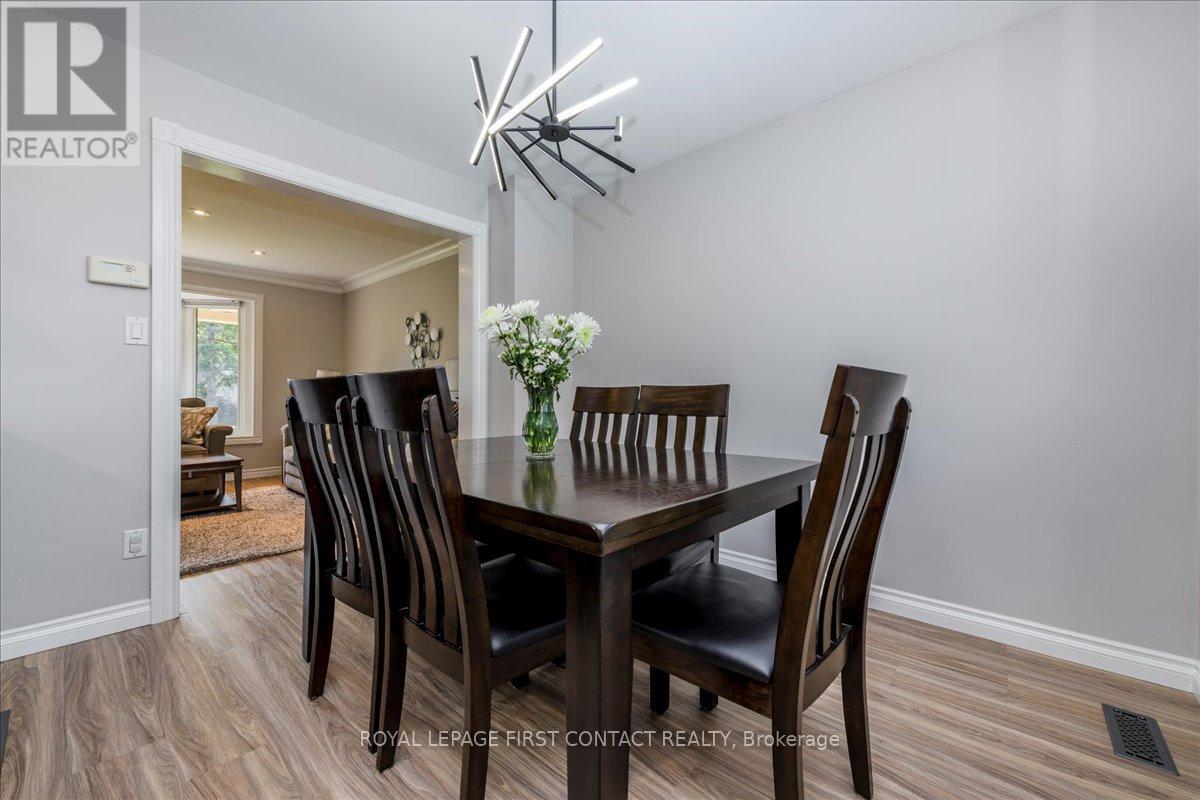 23 Virgilwood Crescent, Barrie, Ontario  L4M 4X6 - Photo 6 - S12795752