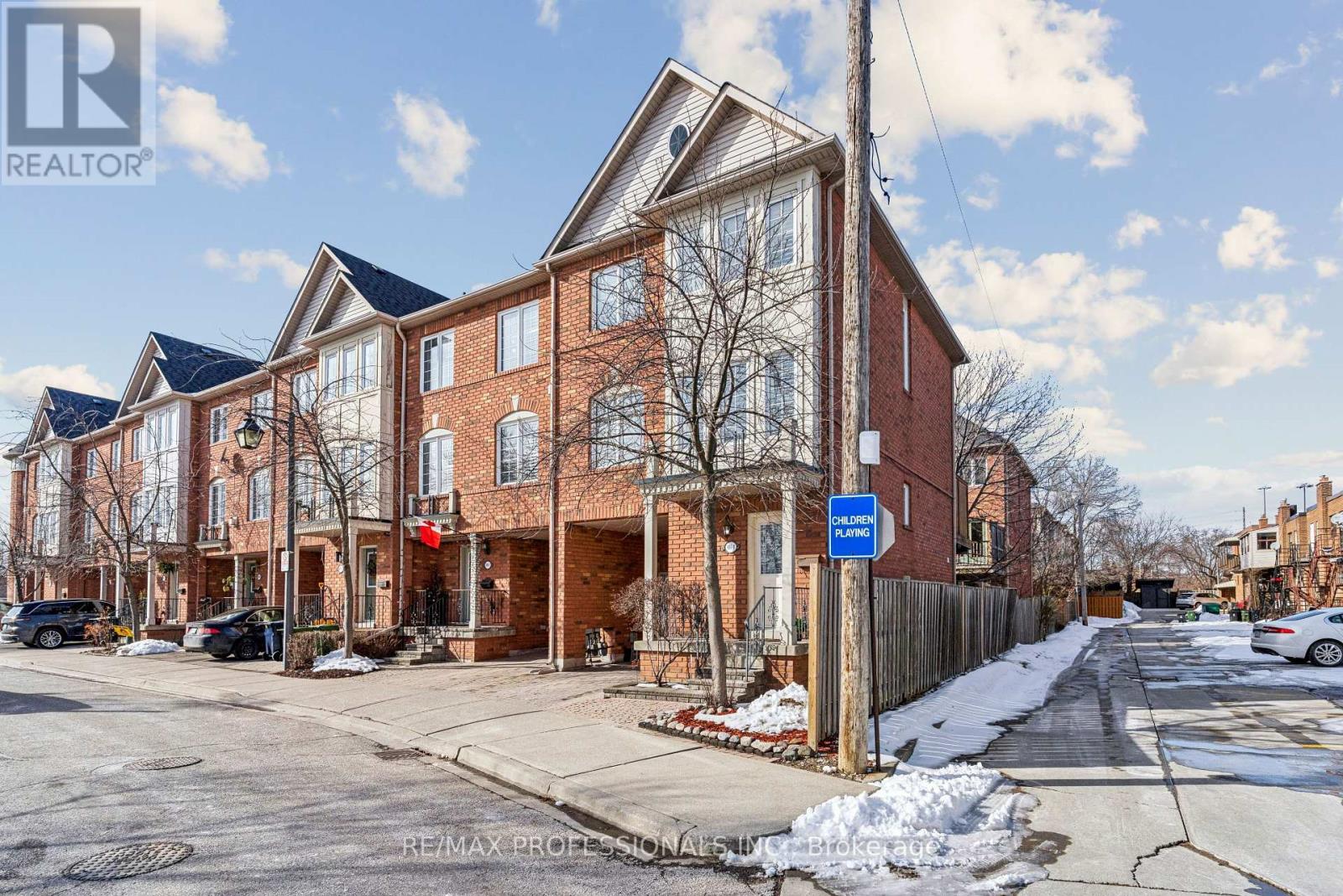 1 - 619 Evans Avenue, Toronto, Ontario  M8W 2W4 - Photo 2 - W12836084