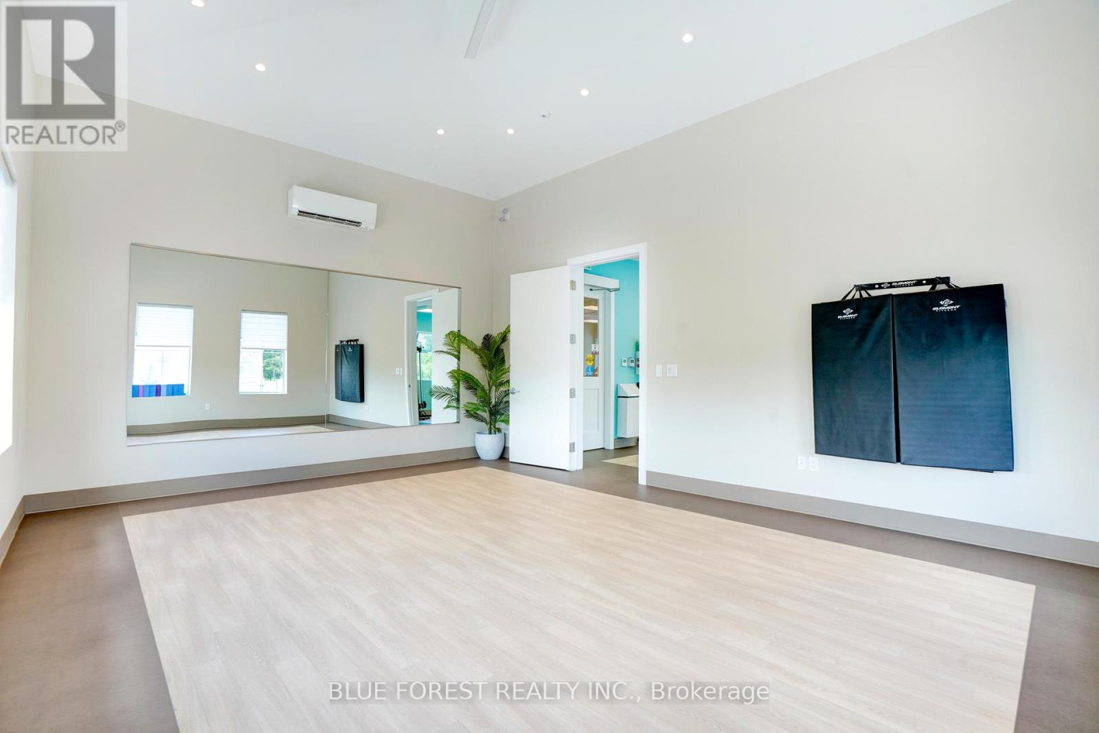 201 - 100 The Promenade, Central Elgin, Ontario  N5L 1C5 - Photo 32 - X12656586