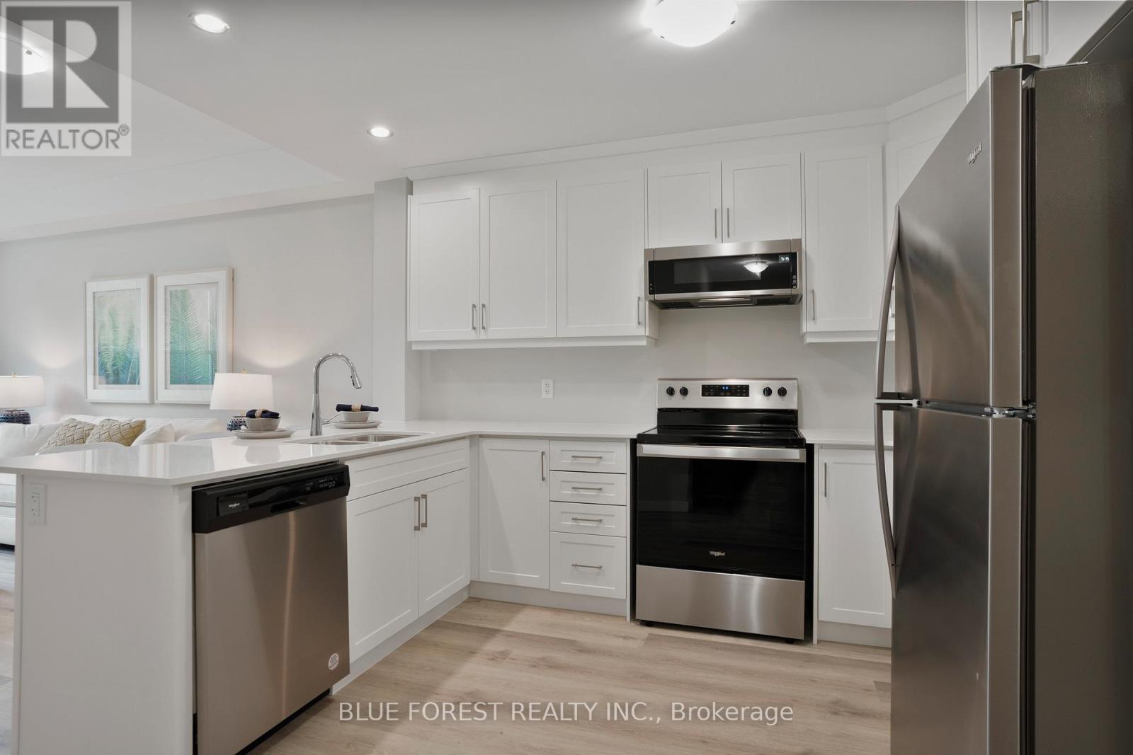 201 - 100 The Promenade, Central Elgin, Ontario  N5L 1C5 - Photo 6 - X12656586