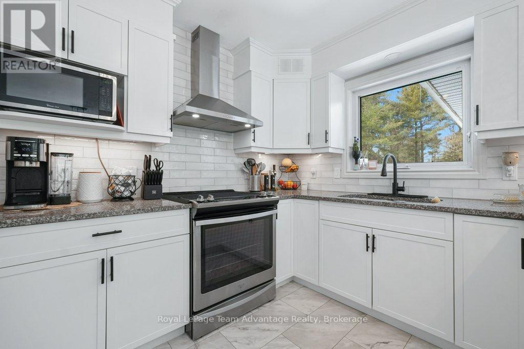 1 Big Sound Road, Mcdougall, Ontario  P0G 1G0 - Photo 12 - X12915128