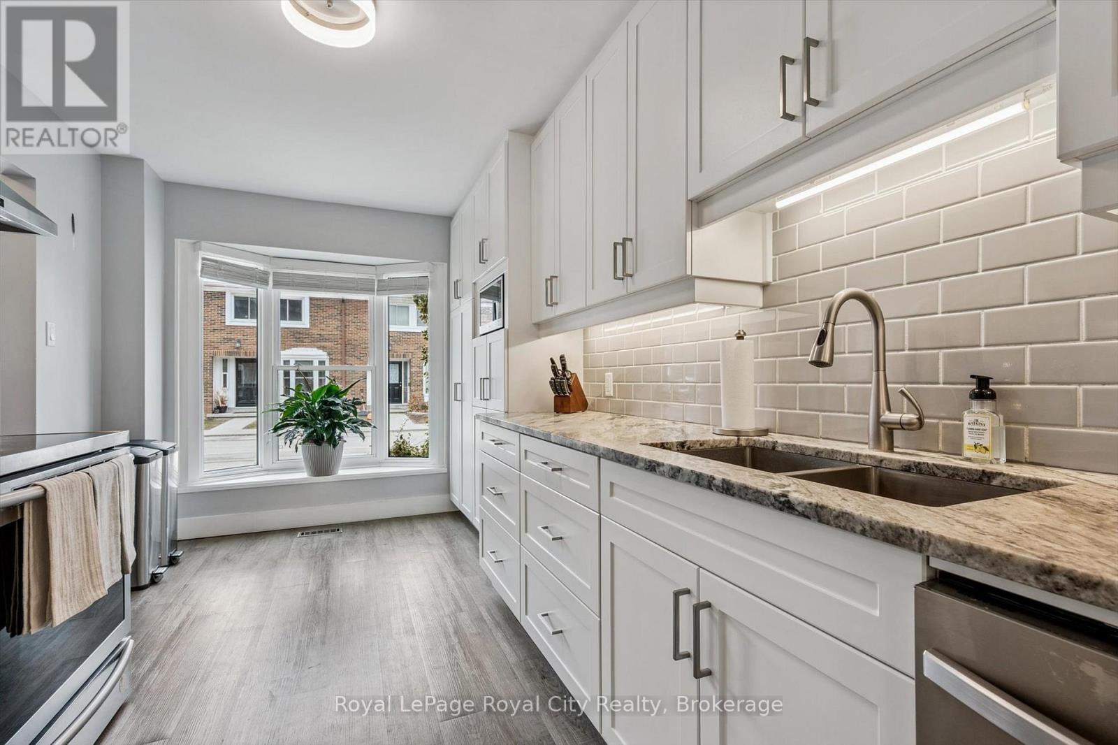 39 - 121 Bagot Street, Guelph, Ontario N1H 5T8 - Photo 13 - X12915260