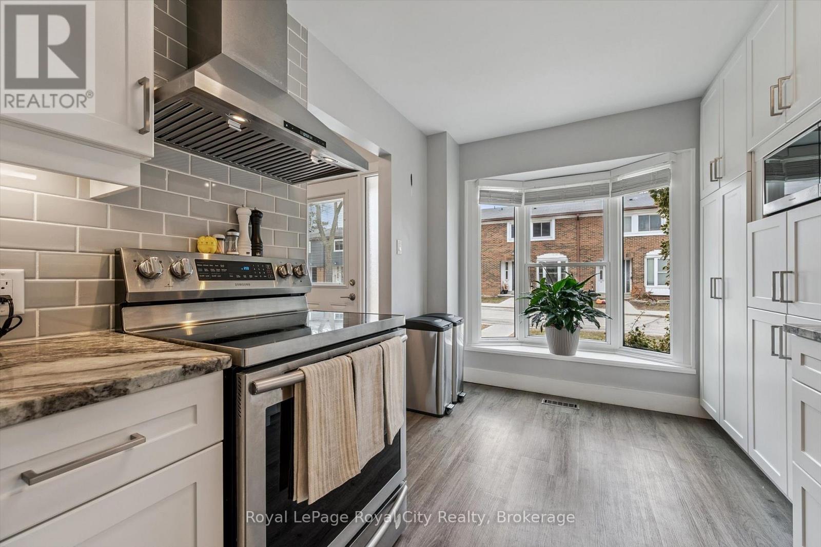 39 - 121 Bagot Street, Guelph, Ontario N1H 5T8 - Photo 14 - X12915260