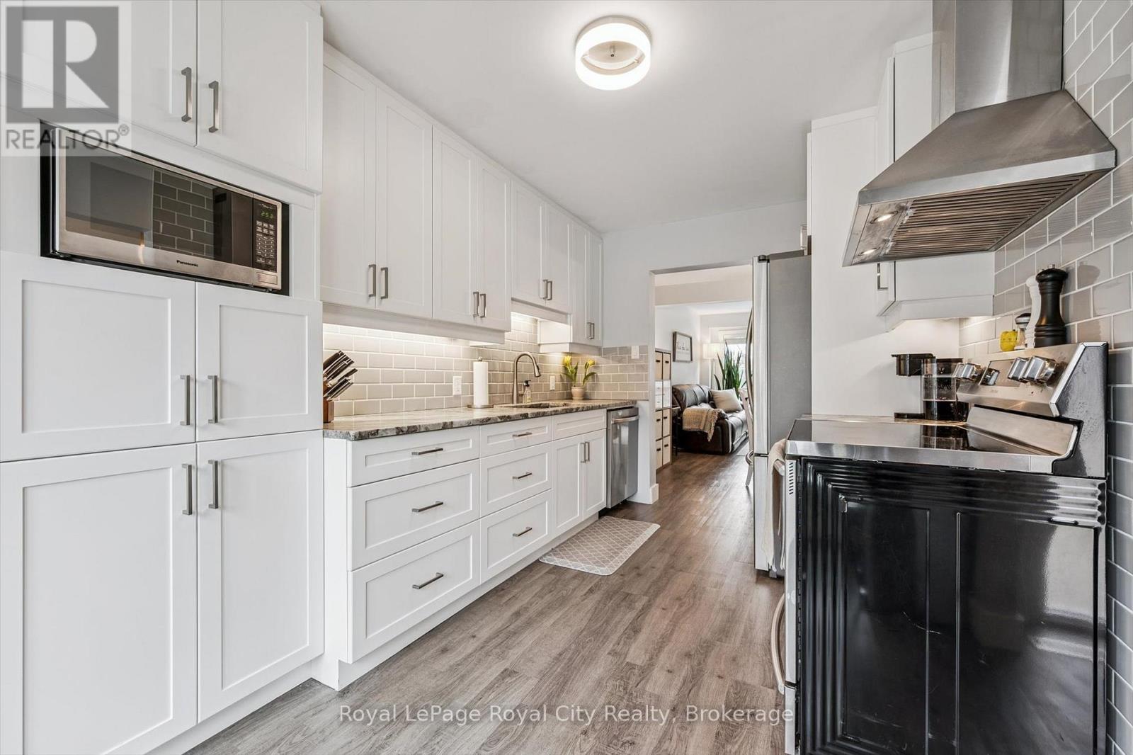 39 - 121 Bagot Street, Guelph, Ontario N1H 5T8 - Photo 16 - X12915260