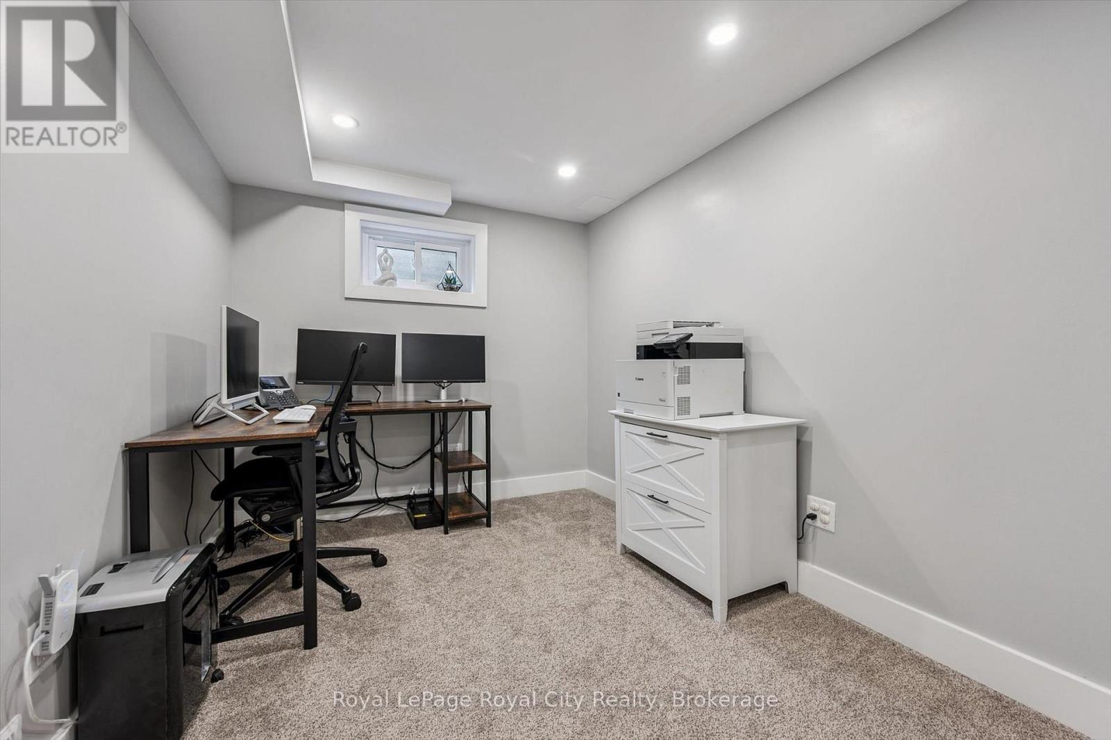 39 - 121 Bagot Street, Guelph, Ontario N1H 5T8 - Photo 32 - X12915260