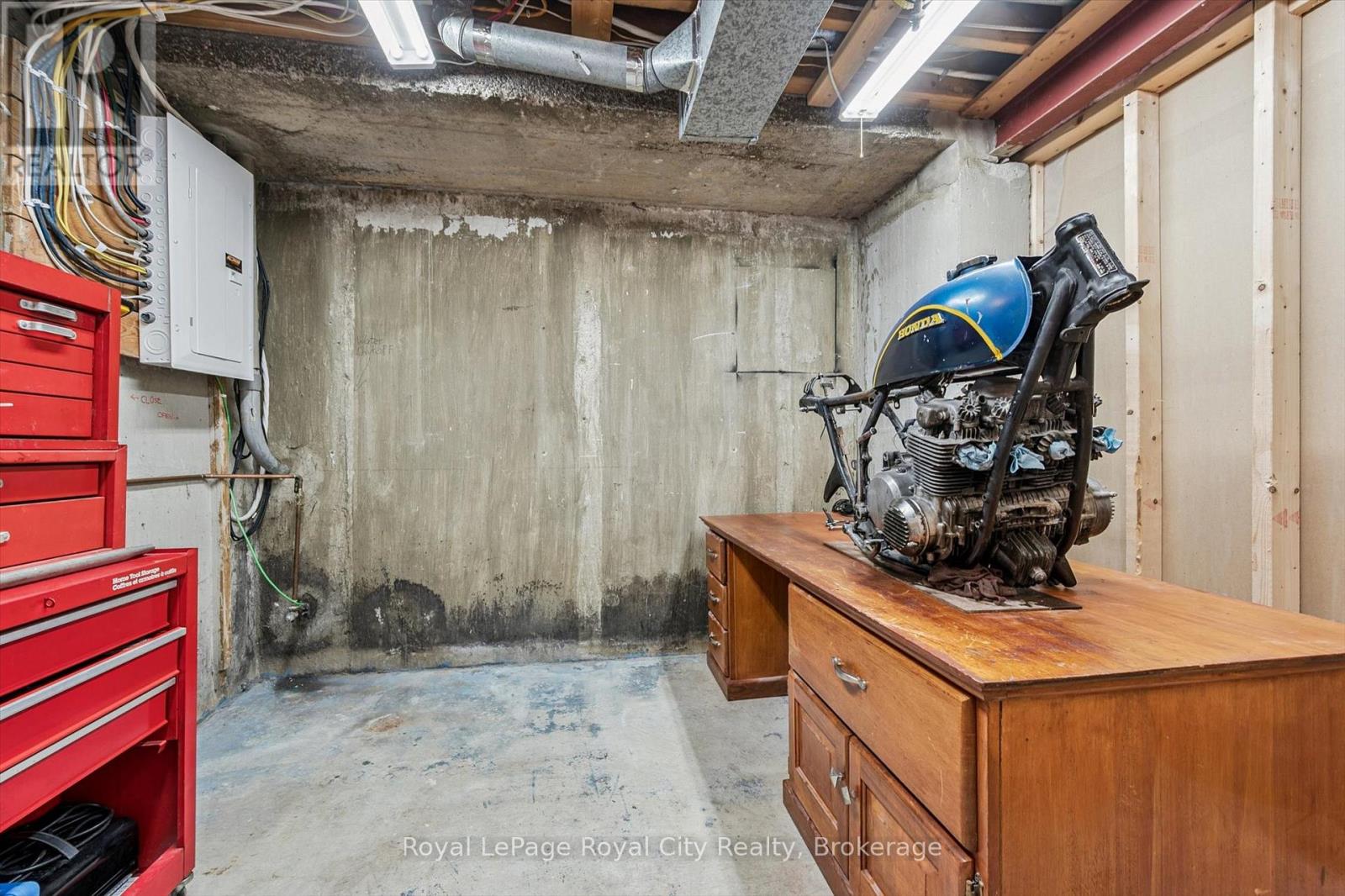 39 - 121 Bagot Street, Guelph, Ontario N1H 5T8 - Photo 34 - X12915260