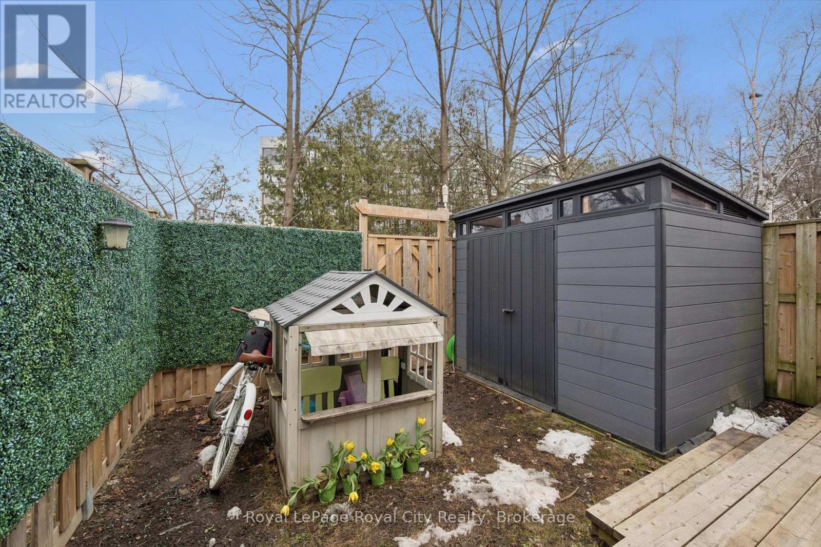 39 - 121 Bagot Street, Guelph, Ontario N1H 5T8 - Photo 38 - X12915260