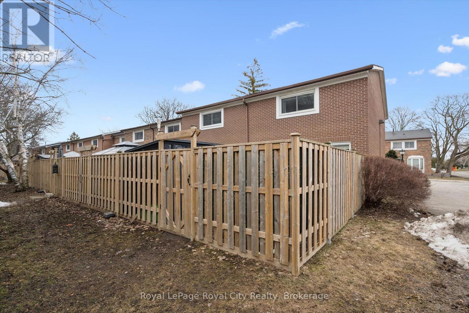 39 - 121 Bagot Street, Guelph, Ontario N1H 5T8 - Photo 40 - X12915260