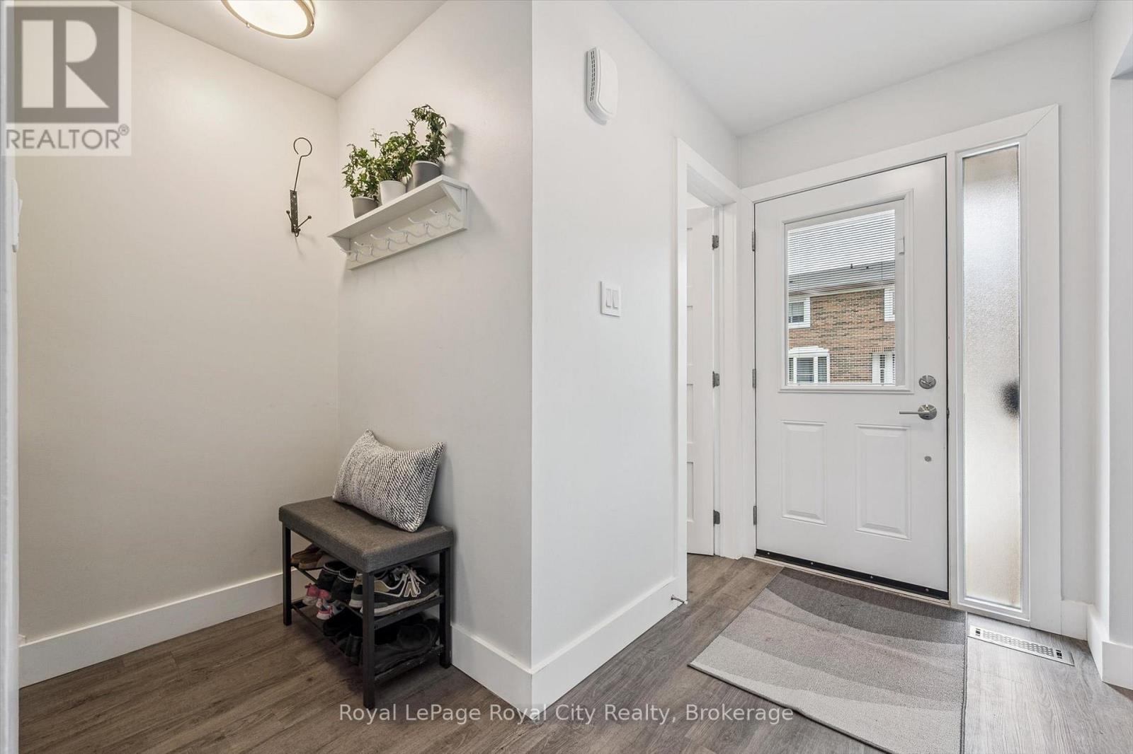 39 - 121 Bagot Street, Guelph, Ontario N1H 5T8 - Photo 5 - X12915260