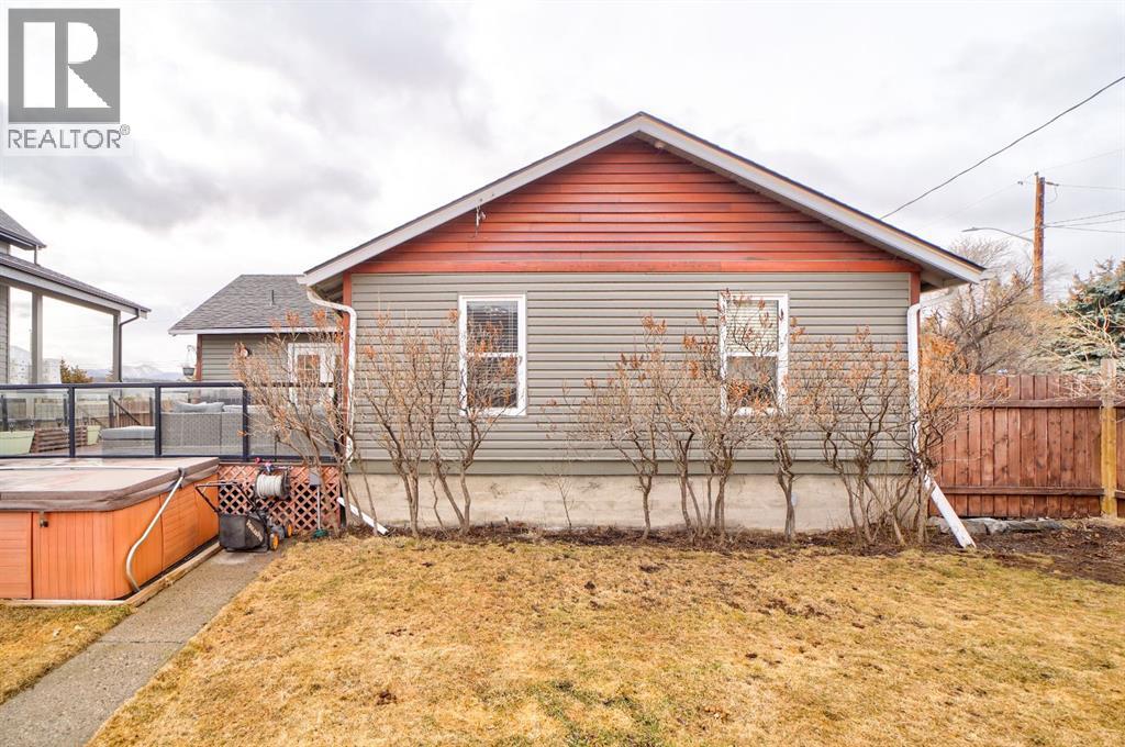 8301 18 Avenue, Coleman, Alberta  T0K 0M0 - Photo 10 - A2294932