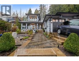 226 WOODDALE ROAD, North Vancouver, British Columbia