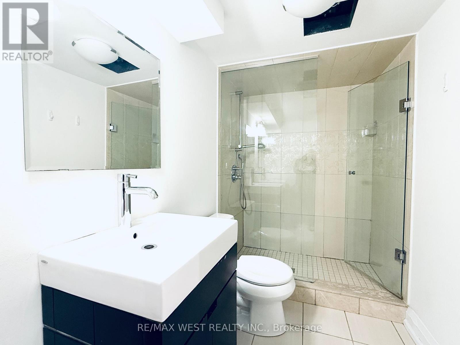 Lower - 43 Dunblaine Avenue, Toronto, Ontario  M5M 2R8 - Photo 12 - C12915254