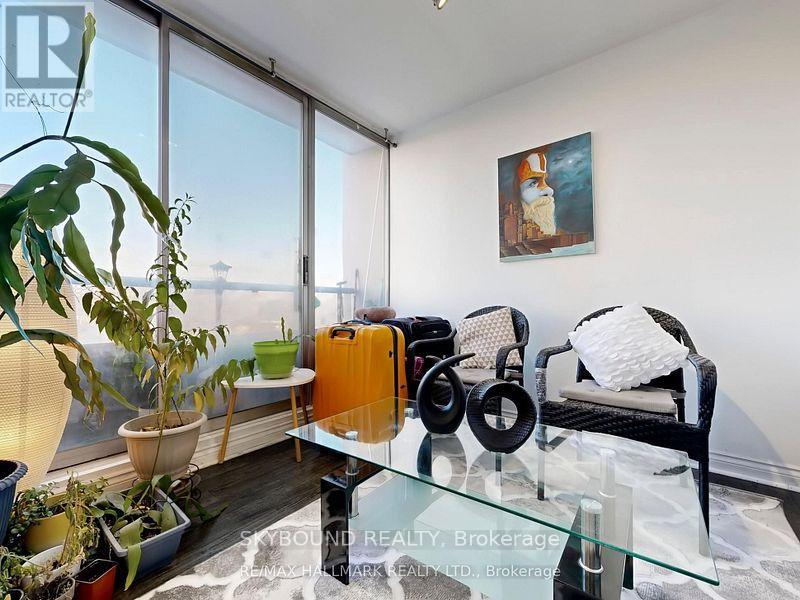 817 - 5 Parkway Forest Drive, Toronto, Ontario M2J 1L2 - Photo 7 - C12915256