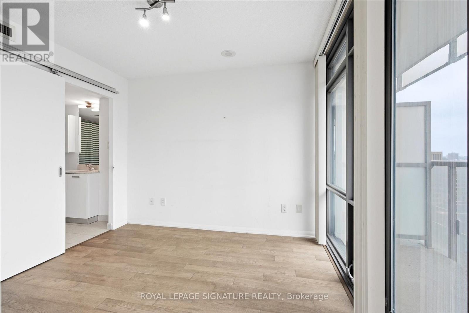 1607 - 37 Grosvenor Street, Toronto, Ontario  M4Y 3G5 - Photo 17 - C12915304