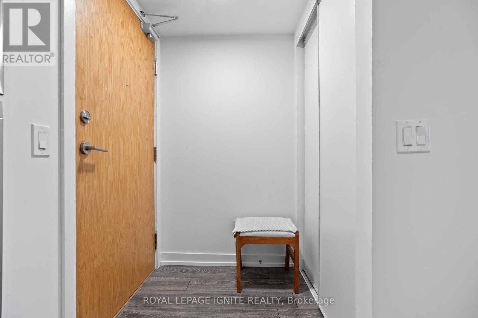 1605 - 1455 Celebration Drive, Pickering, Ontario  L1W 0C3 - Photo 4 - E12915212