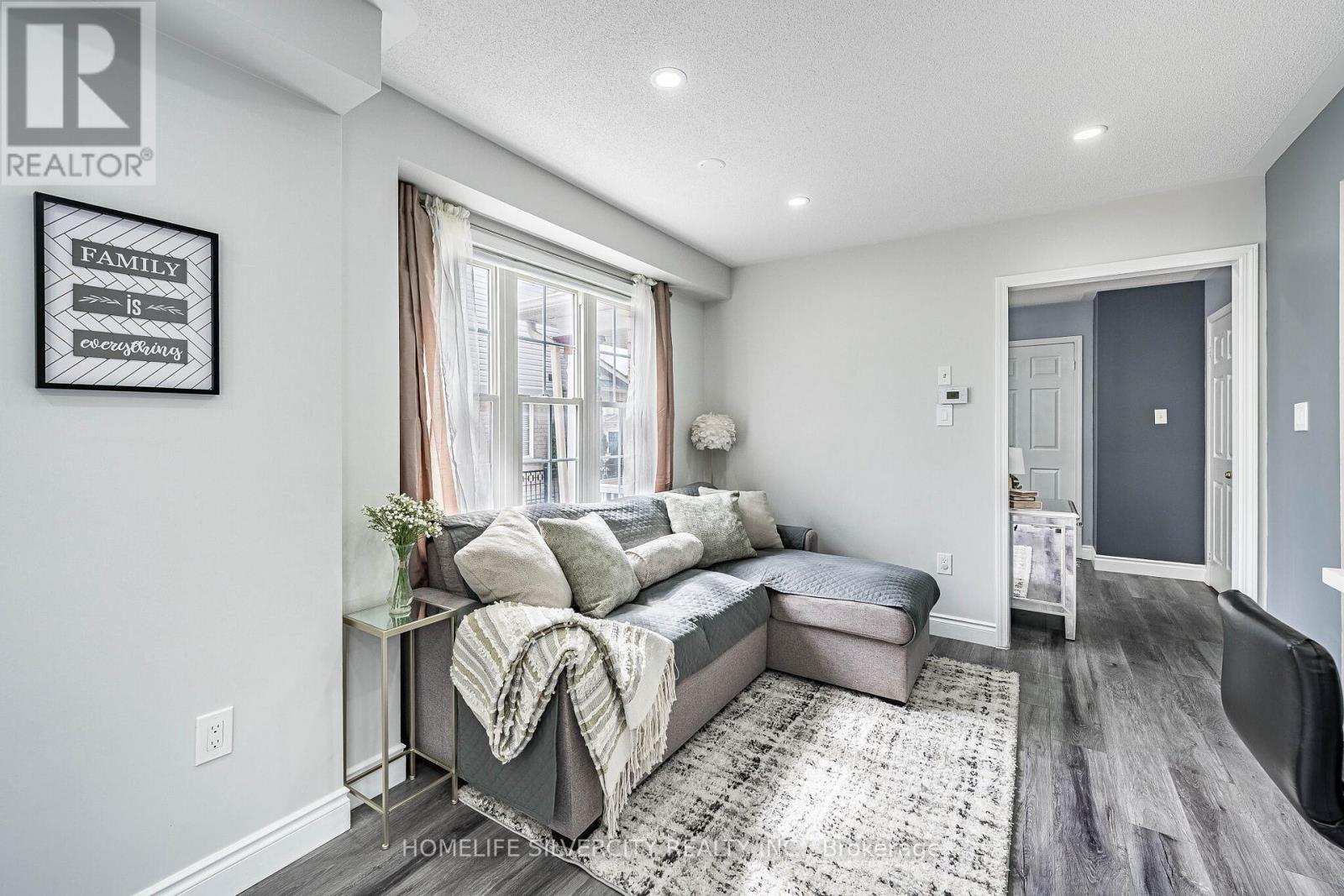 70 Toscana Drive, Whitby, Ontario  L1R 2Z3 - Photo 12 - E12915270