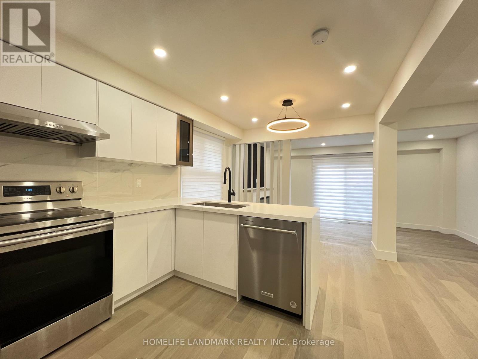 26 Ponymill Drive, Toronto, Ontario  M1V 2Y1 - Photo 3 - E12915322