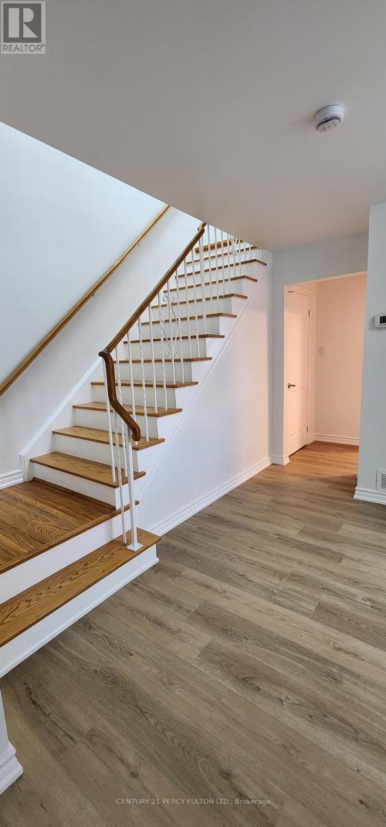 14 Farmington Main Crescent, Toronto, Ontario  M1S 1G1 - Photo 3 - E12915328