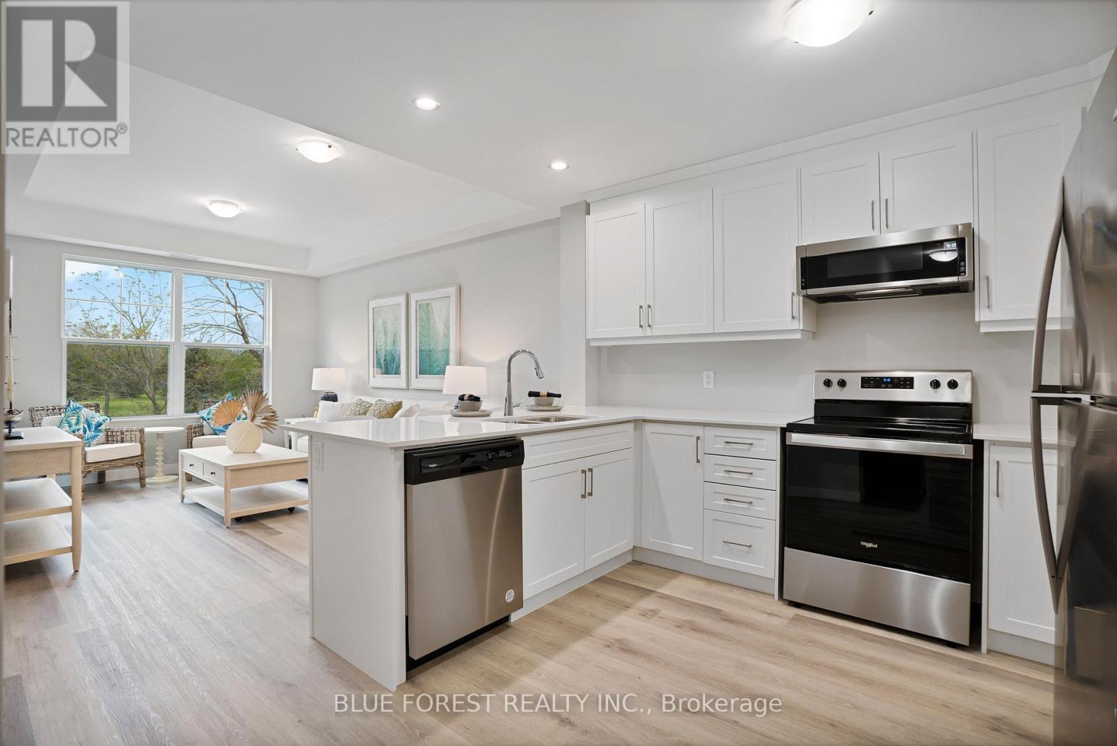 201 - 100 THE PROMENADE, Central Elgin, Ontario