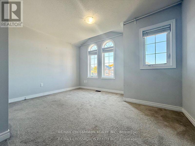 205 Laker Court, Newmarket, Ontario  L3X 0J5 - Photo 18 - N12915136