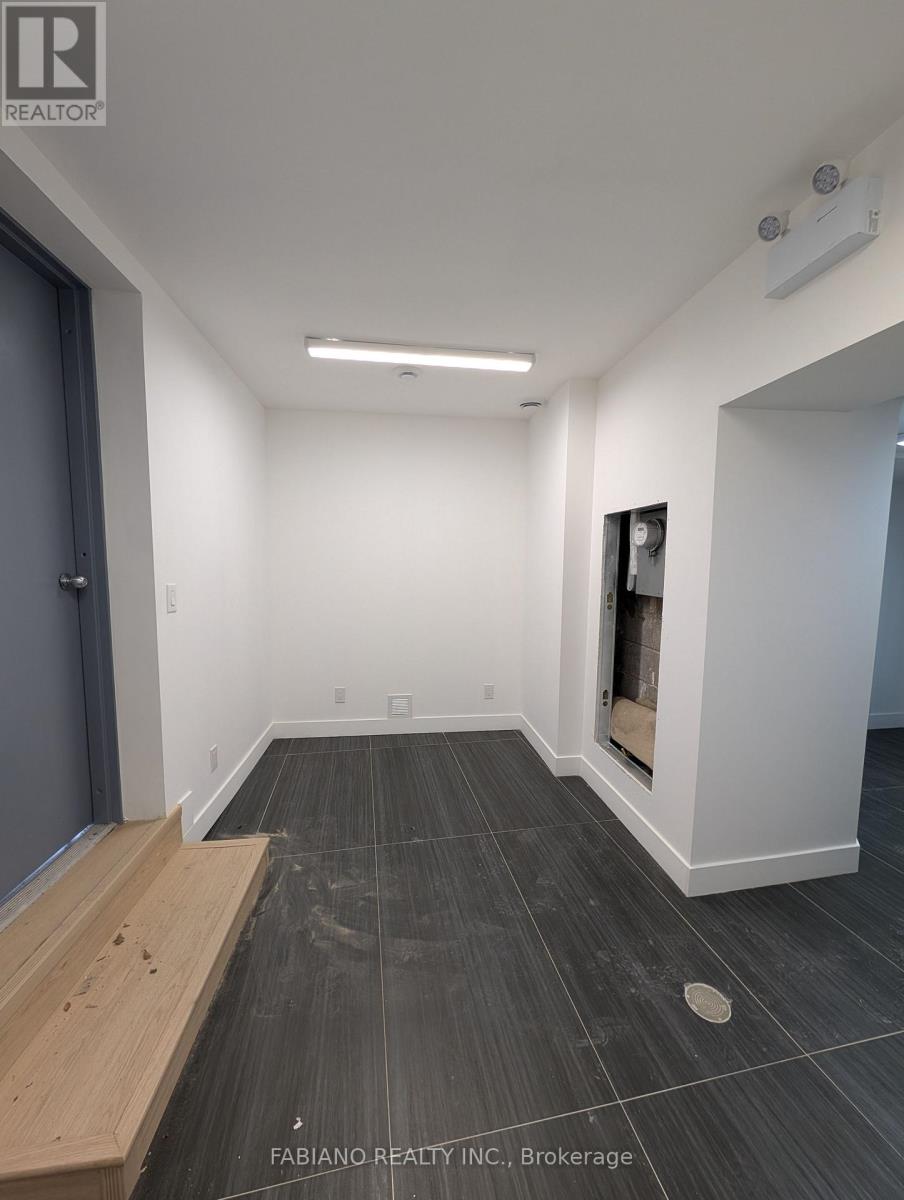 2 - 13130 Yonge Street, Richmond Hill, Ontario  L4E 2T3 - Photo 13 - N12915176