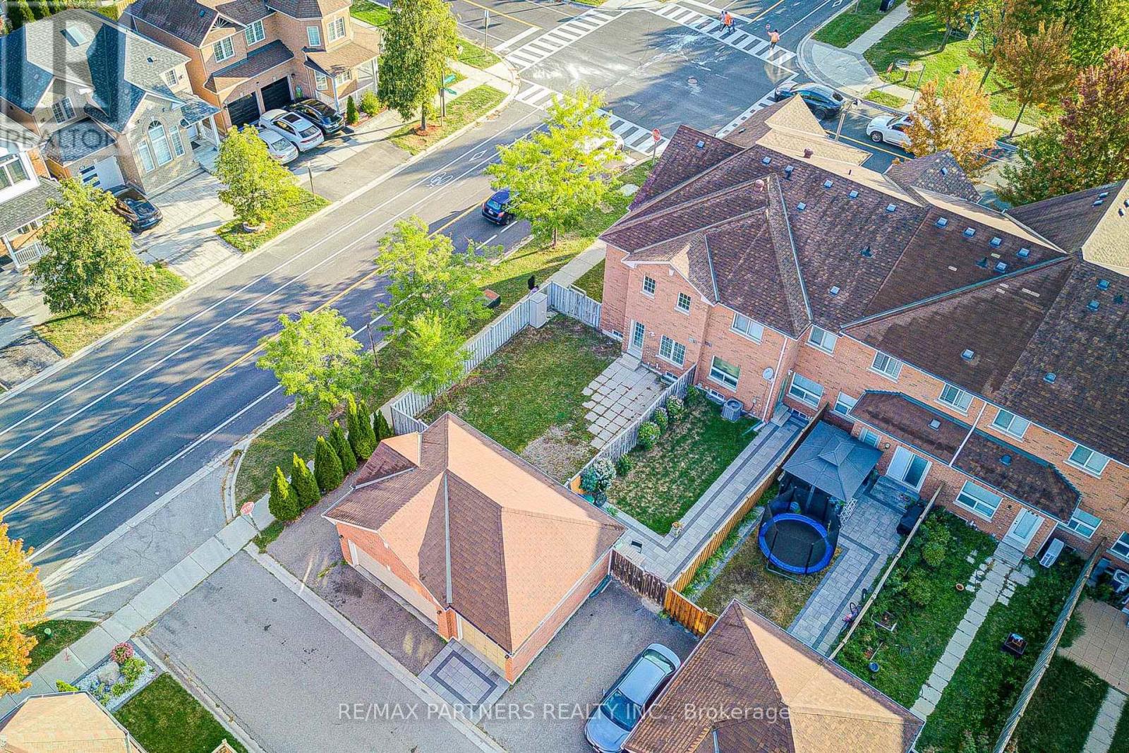 496 The Bridle Walk, Markham, Ontario  L6C 2Y3 - Photo 3 - N12915180