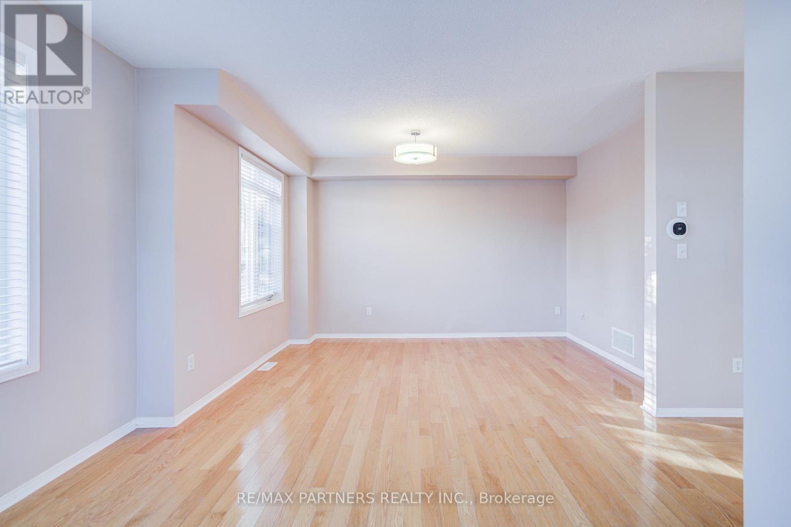 496 The Bridle Walk, Markham, Ontario  L6C 2Y3 - Photo 6 - N12915180