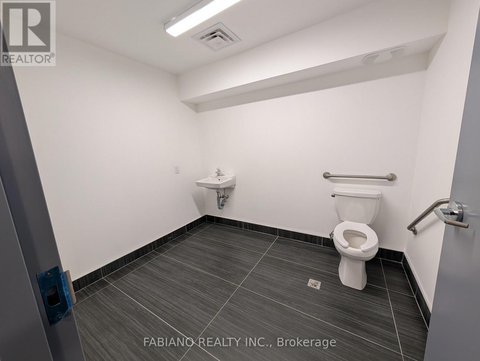 2 - 13130 Yonge Street, Richmond Hill, Ontario  L4E 2T3 - Photo 10 - N12915208