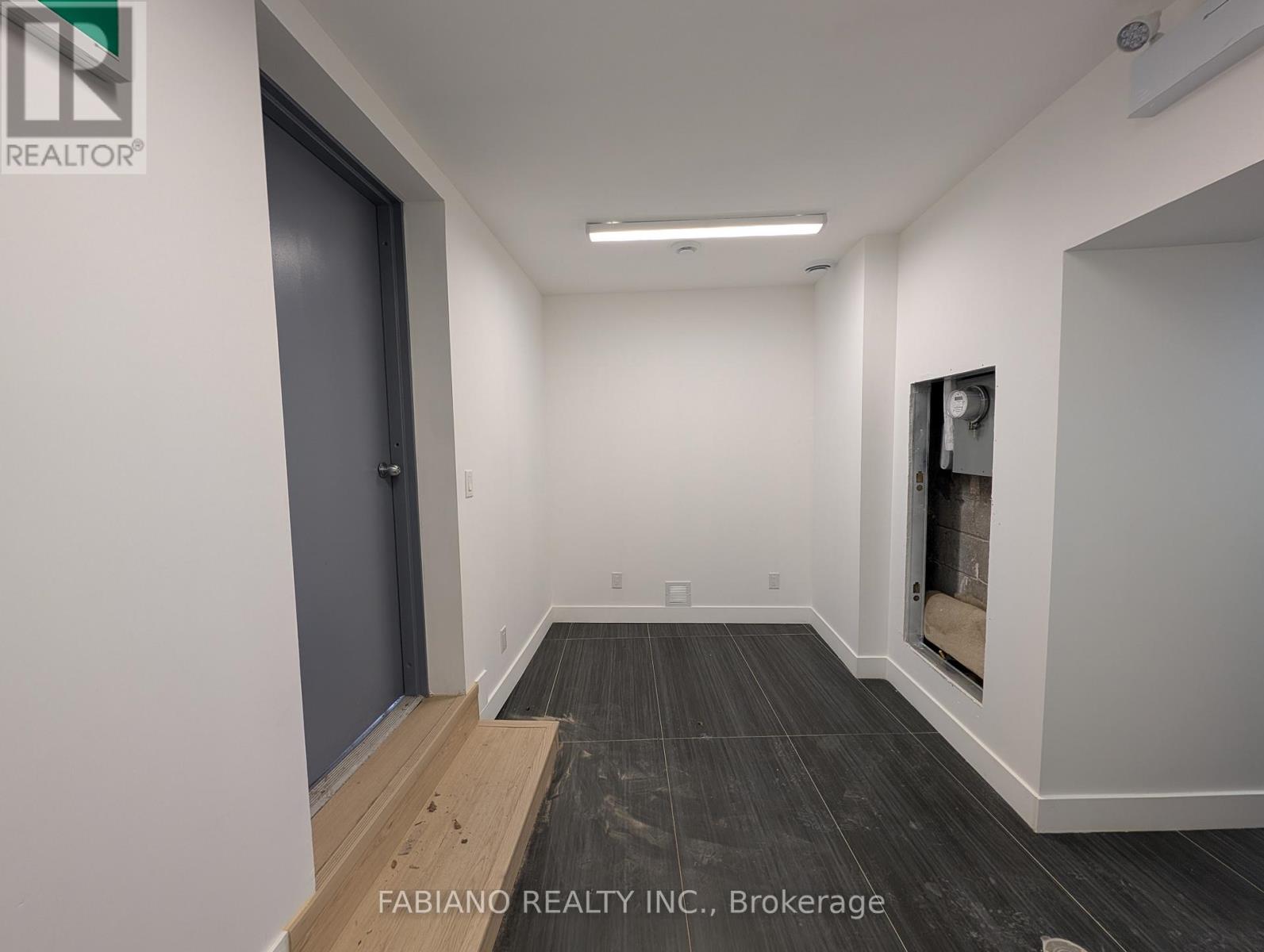 2 - 13130 Yonge Street, Richmond Hill, Ontario  L4E 2T3 - Photo 13 - N12915208