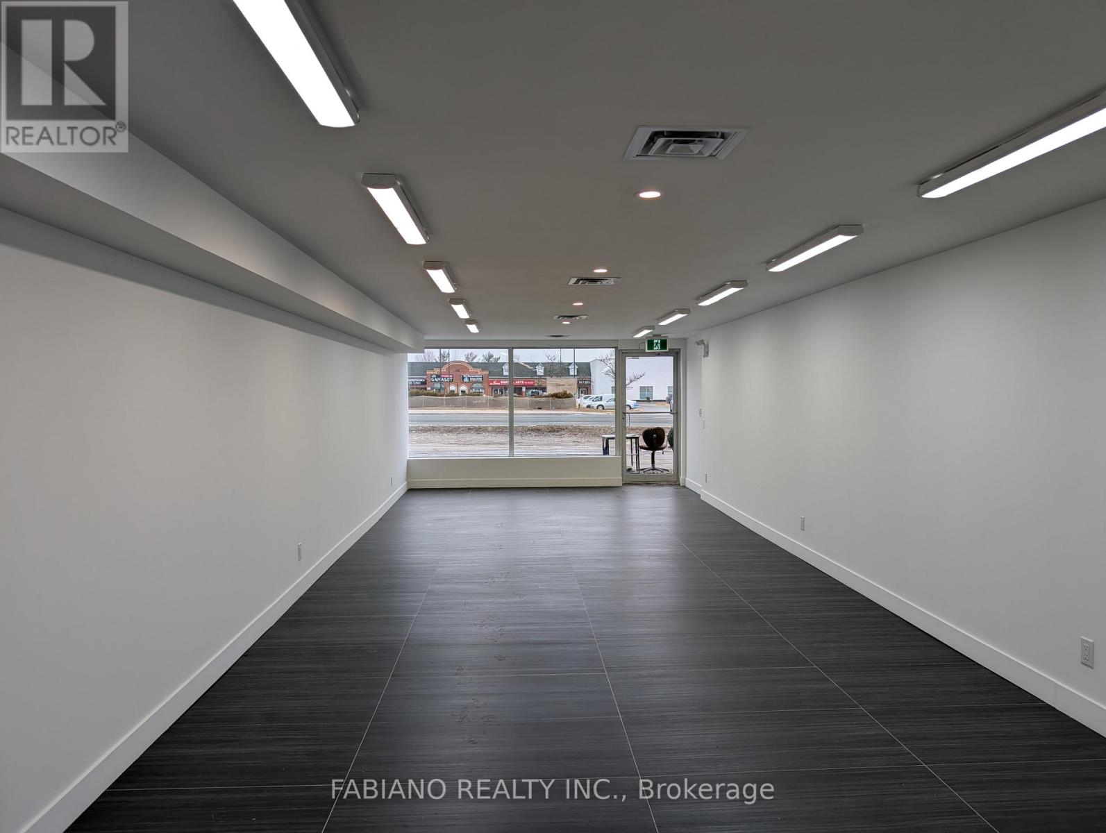 2 - 13130 Yonge Street, Richmond Hill, Ontario  L4E 2T3 - Photo 2 - N12915208