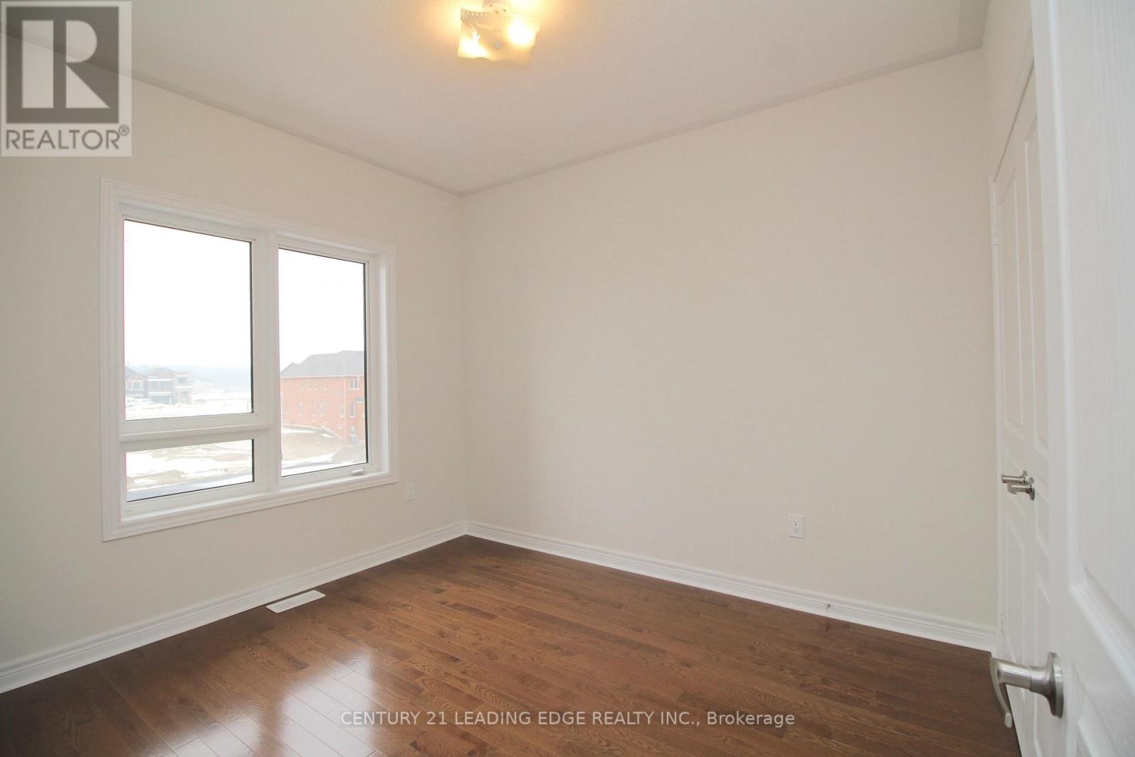 2nd & 3rd - 102 Hilts Drive, Richmond Hill, Ontario  L4H 0J2 - Photo 12 - N12915216