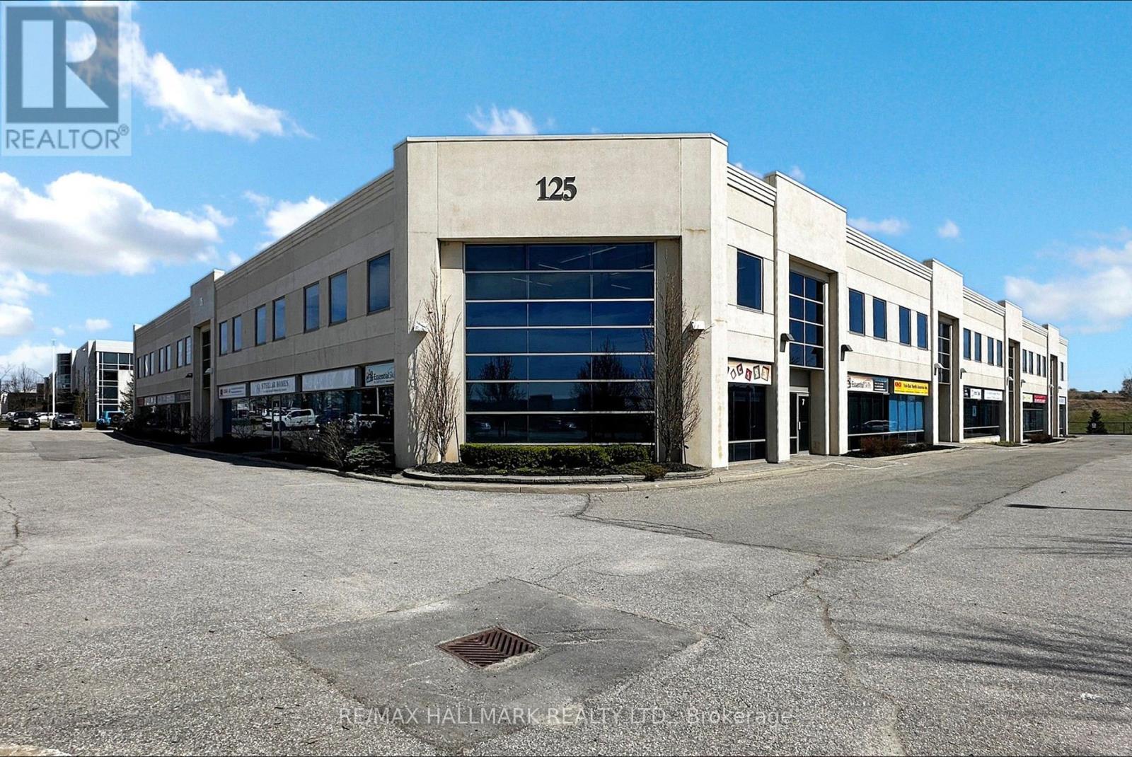 16 - 125 Don Hillock Drive, Aurora, Ontario  L4G 0H8 - Photo 2 - N12915242