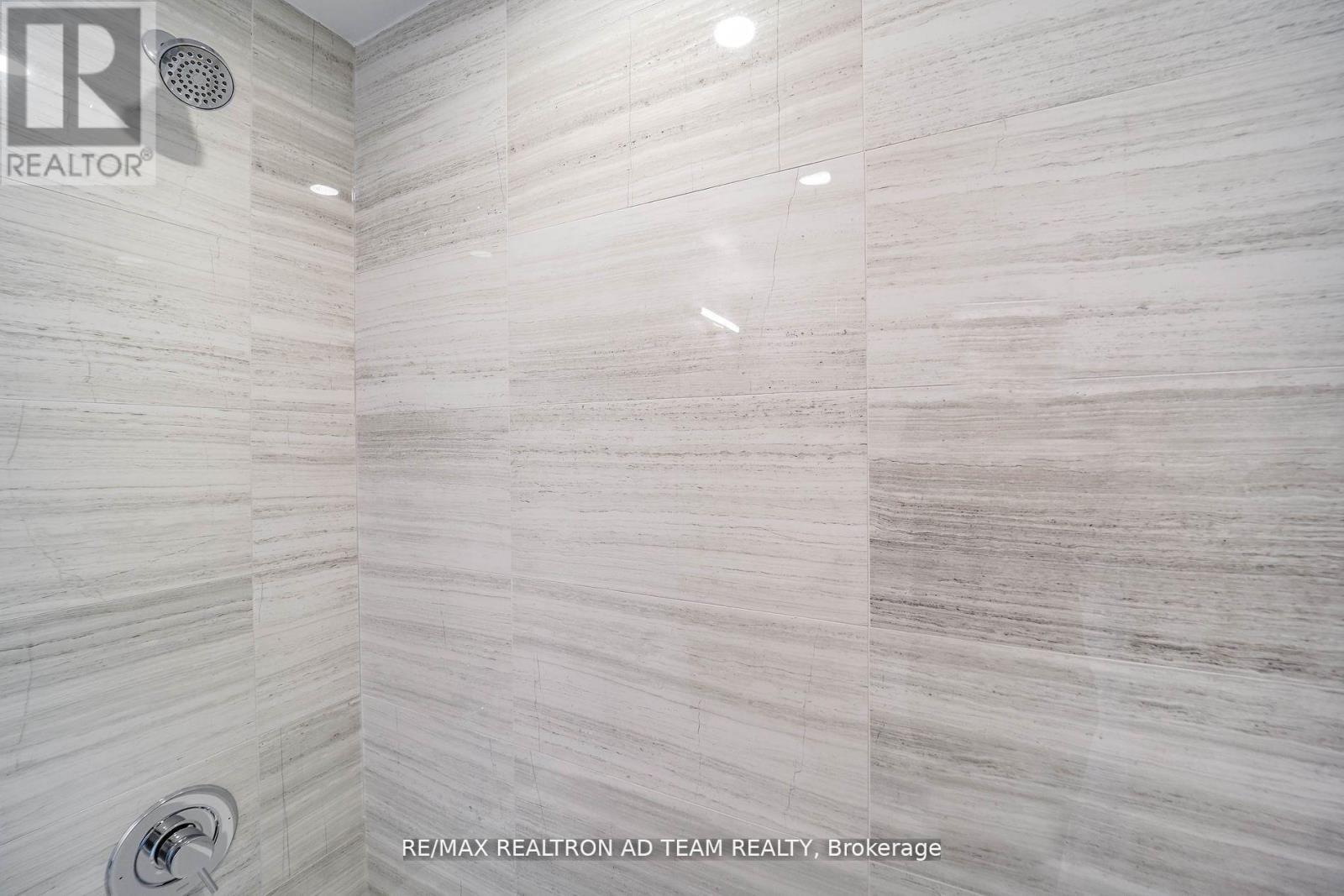 2003 - 38 Honeycrisp Crescent, Vaughan, Ontario  L4K 0M8 - Photo 10 - N12915262