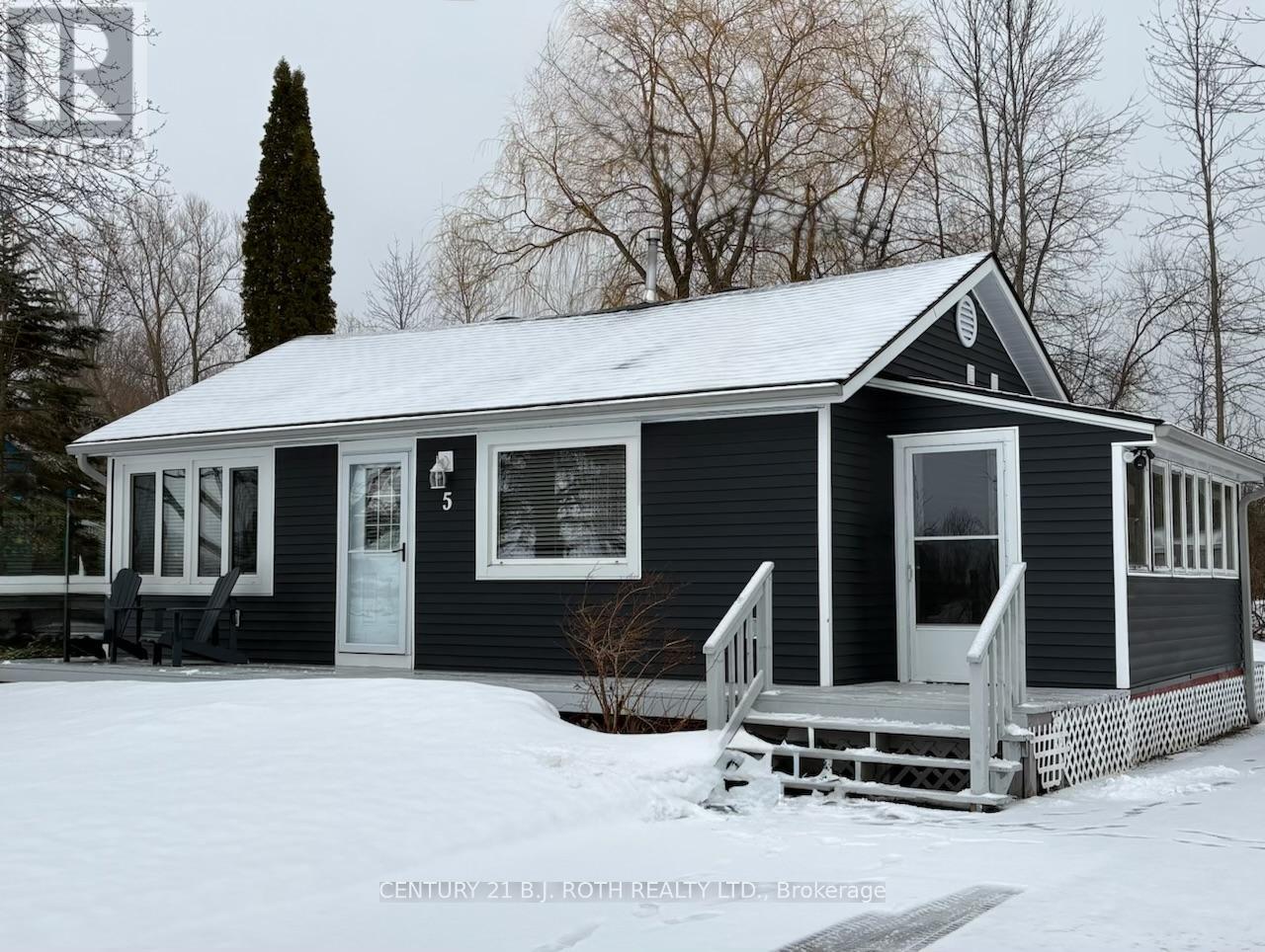 5 Delta Drive, Tay, Ontario  L0K 2C0 - Photo 1 - S12915062