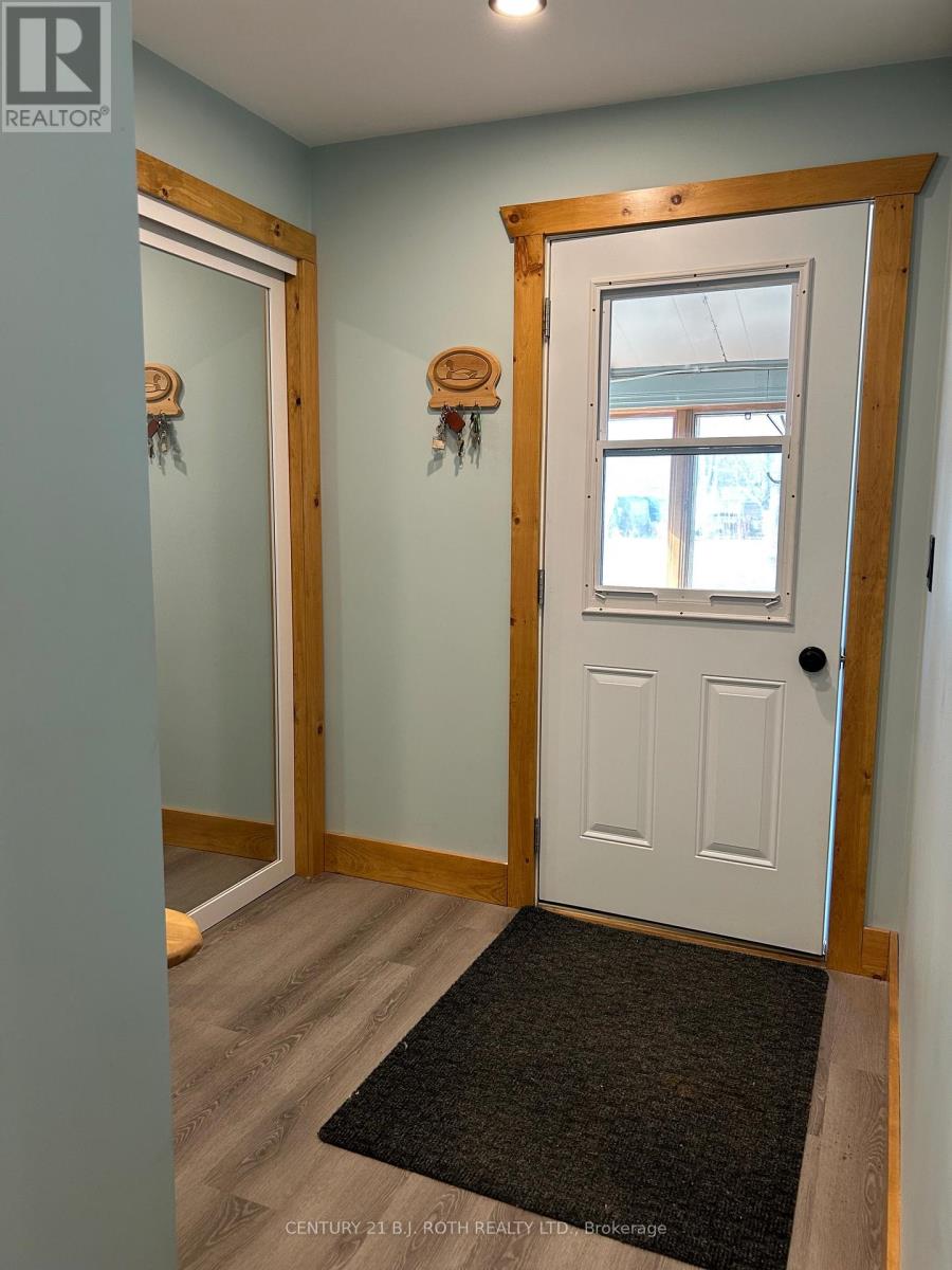 5 Delta Drive, Tay, Ontario  L0K 2C0 - Photo 11 - S12915062