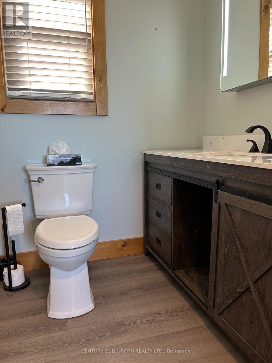 5 Delta Drive, Tay, Ontario  L0K 2C0 - Photo 12 - S12915062