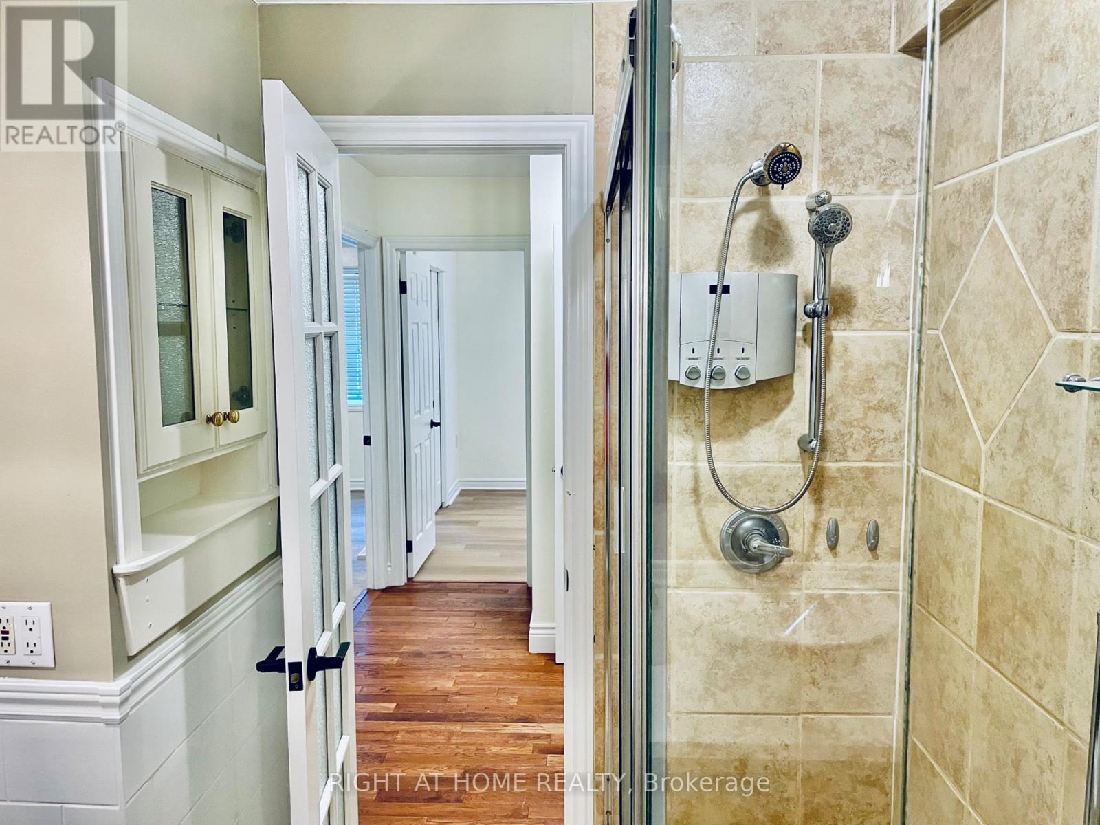 6 Beechcroft Circle, Barrie (Cundles East), Ontario  L4M 4Y4 - Photo 7 - S12915196