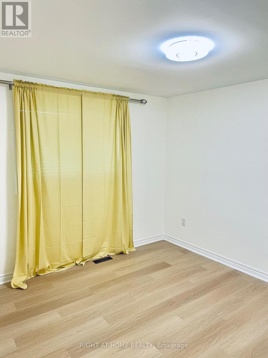 6 Beechcroft Circle, Barrie (Cundles East), Ontario  L4M 4Y4 - Photo 9 - S12915196