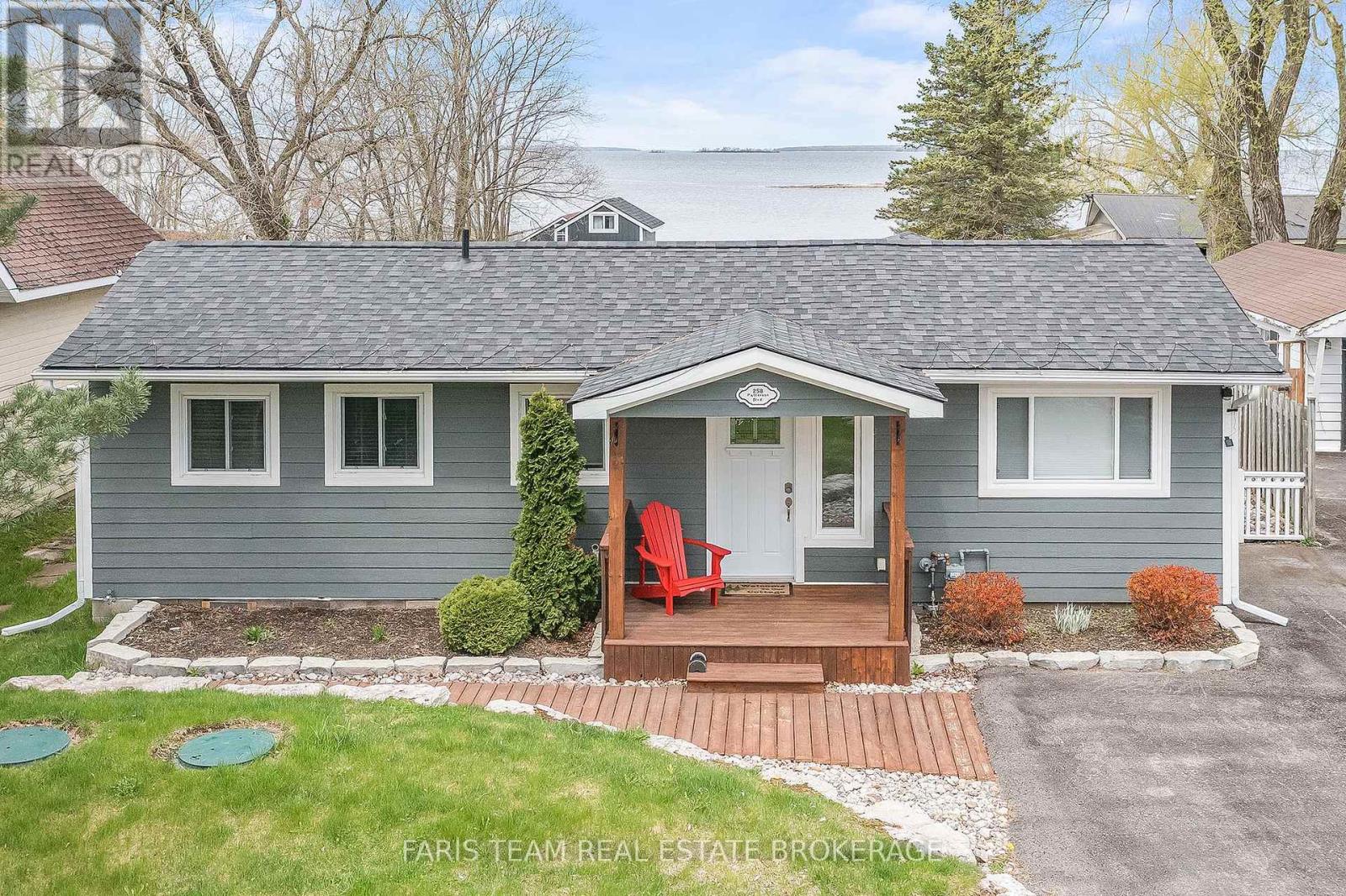 258 Patterson Boulevard, Tay, Ontario  L0K 1R0 - Photo 2 - S12915336