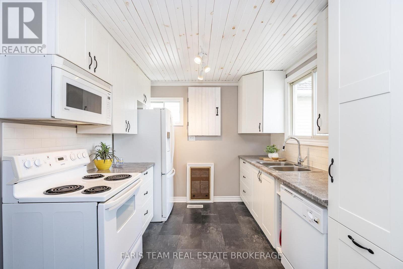 258 Patterson Boulevard, Tay, Ontario  L0K 1R0 - Photo 5 - S12915336