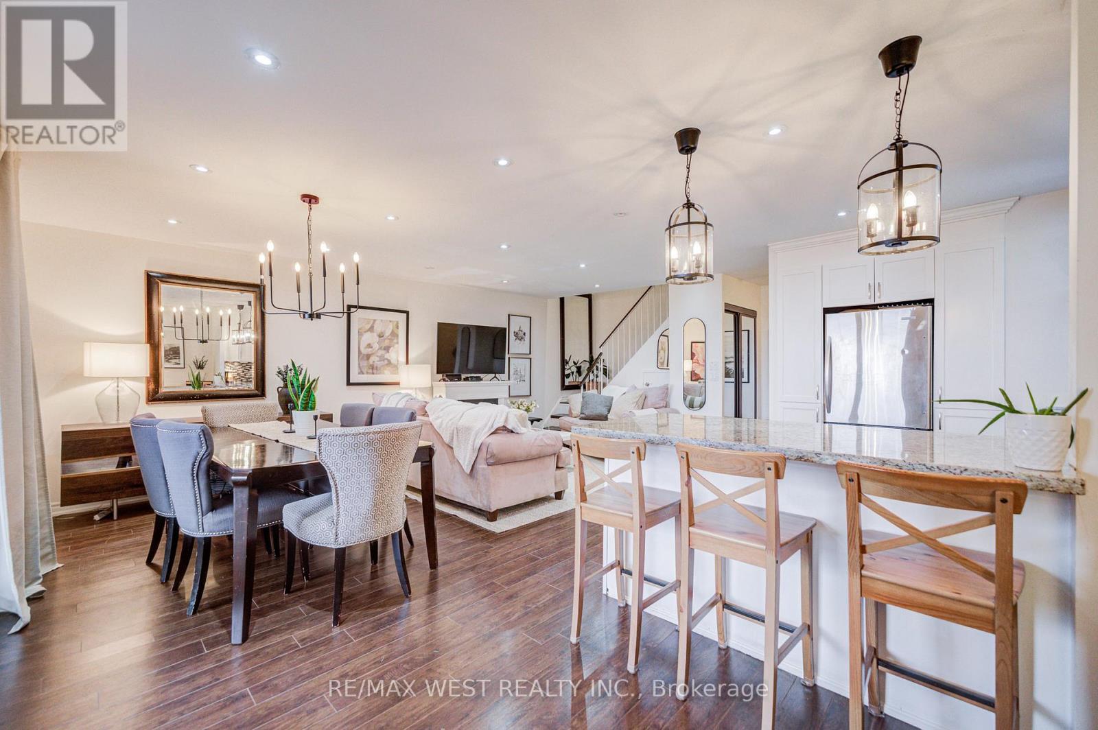 320 - 3025 The Credit Woodlands Drive, Mississauga, Ontario  L5C 2V3 - Photo 9 - W12914876