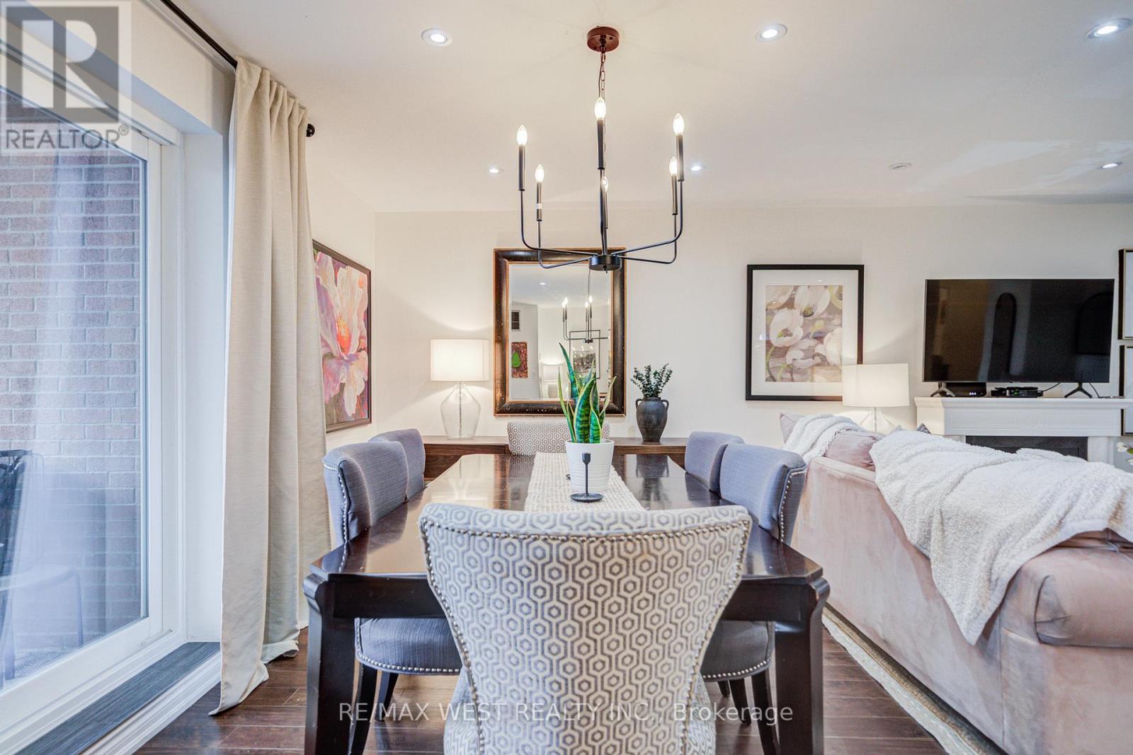 320 - 3025 The Credit Woodlands Drive, Mississauga, Ontario  L5C 2V3 - Photo 5 - W12914876