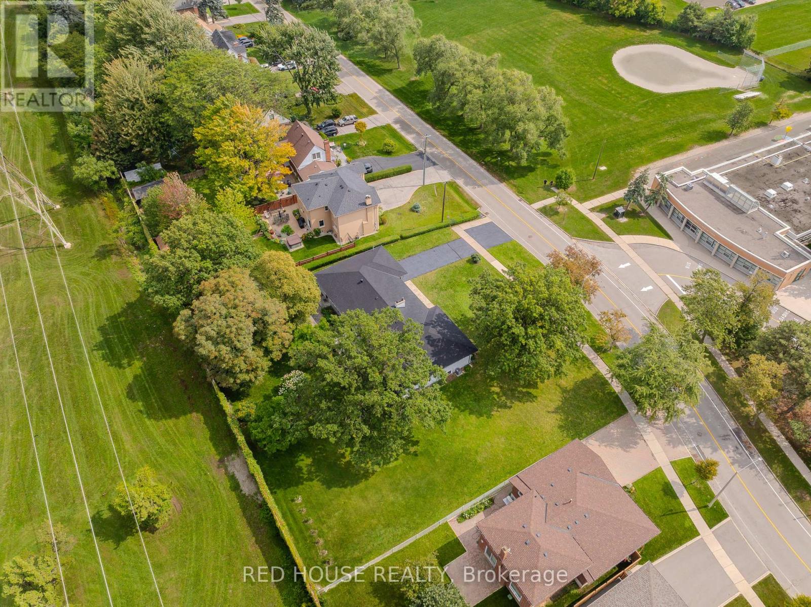 1253 Melton Drive, Mississauga, Ontario  L4Y 1L6 - Photo 8 - W12915064