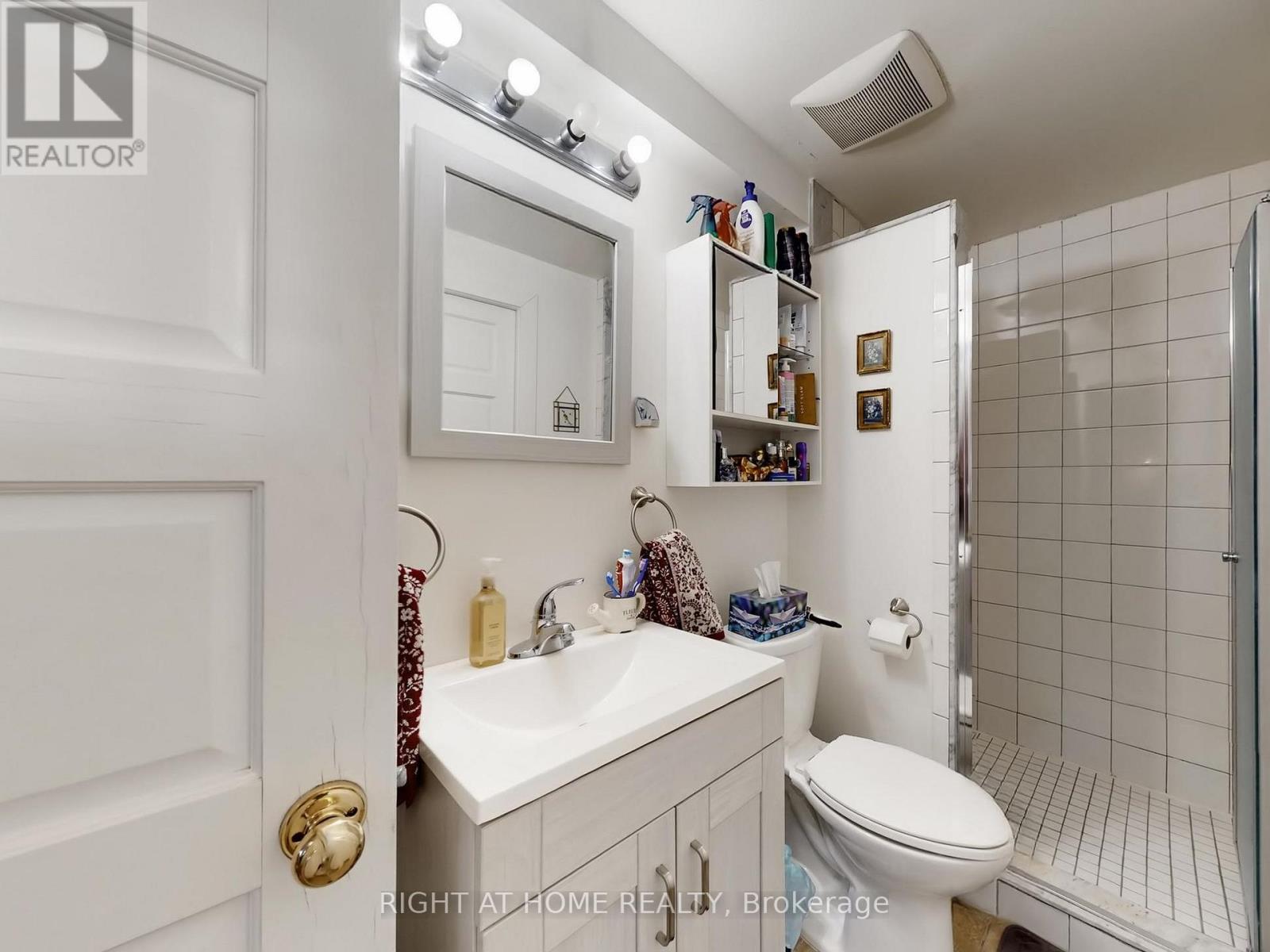 32 High Park Boulevard, Toronto, Ontario  M6R 1M7 - Photo 17 - W12915066