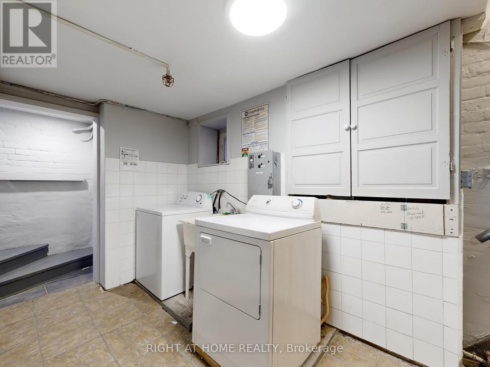 32 High Park Boulevard, Toronto, Ontario  M6R 1M7 - Photo 19 - W12915066