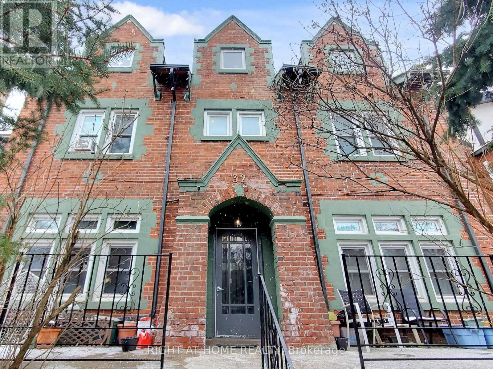 32 High Park Boulevard, Toronto, Ontario  M6R 1M7 - Photo 2 - W12915066